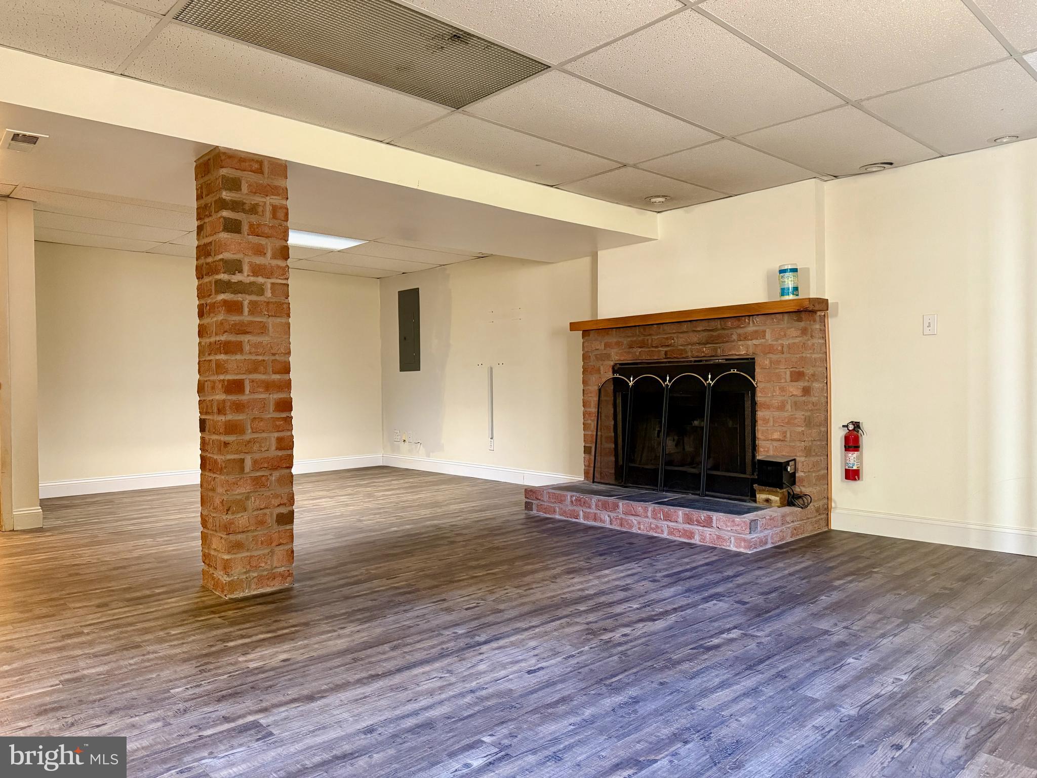 PERRY HALL - Residential