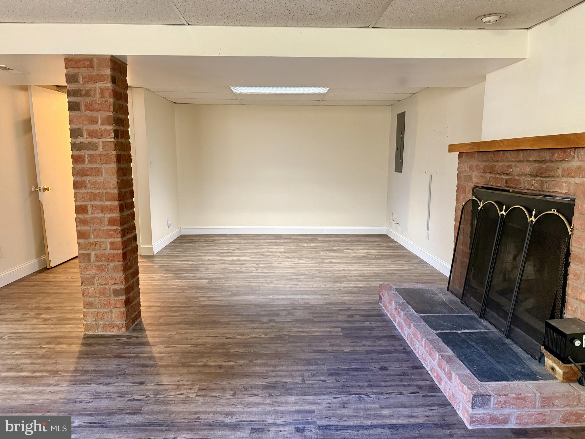 PERRY HALL - Residential