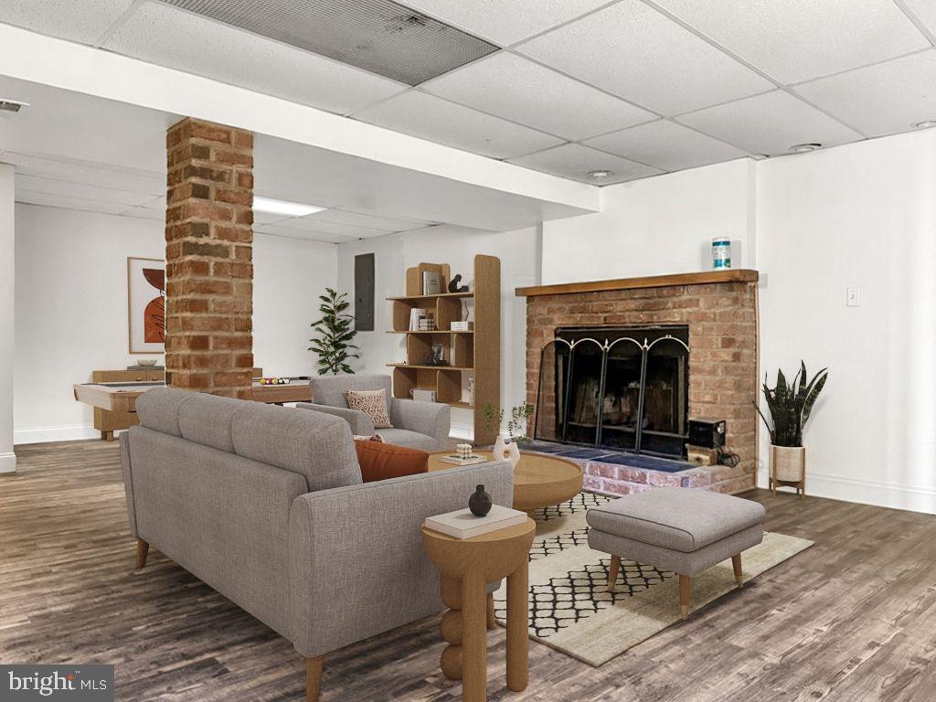 PERRY HALL - Residential