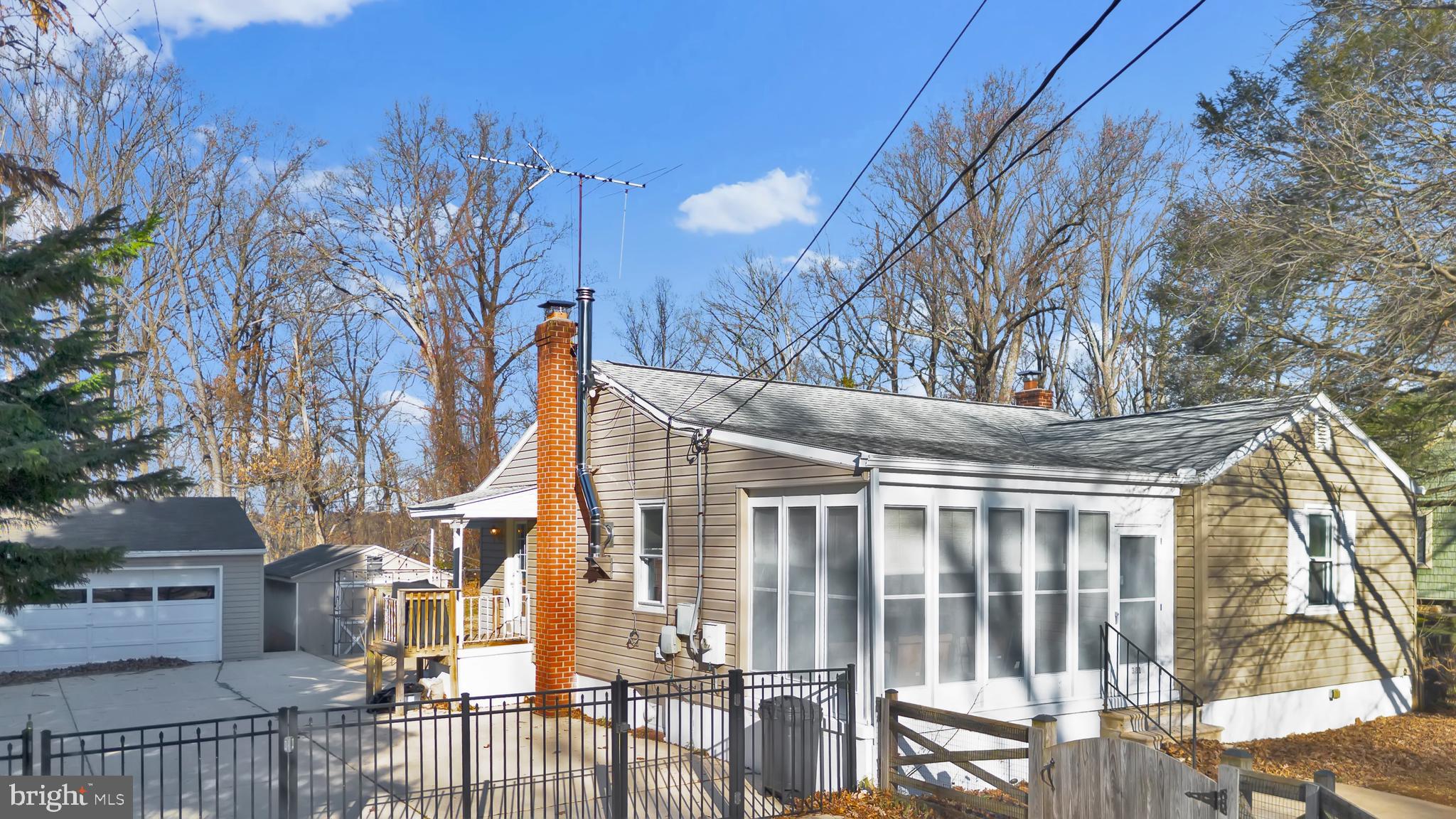 3817 SCHROEDER AVENUE