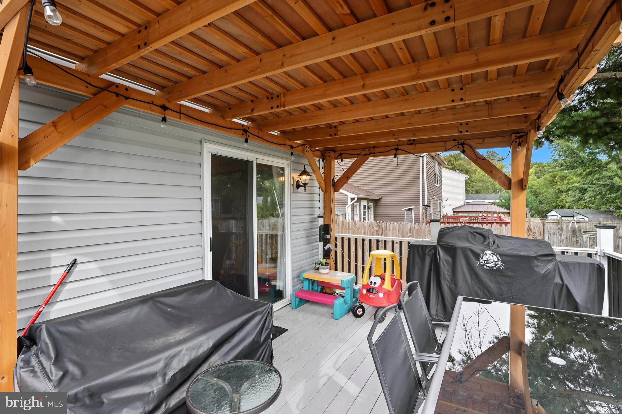 WILLOWCREST - Residential