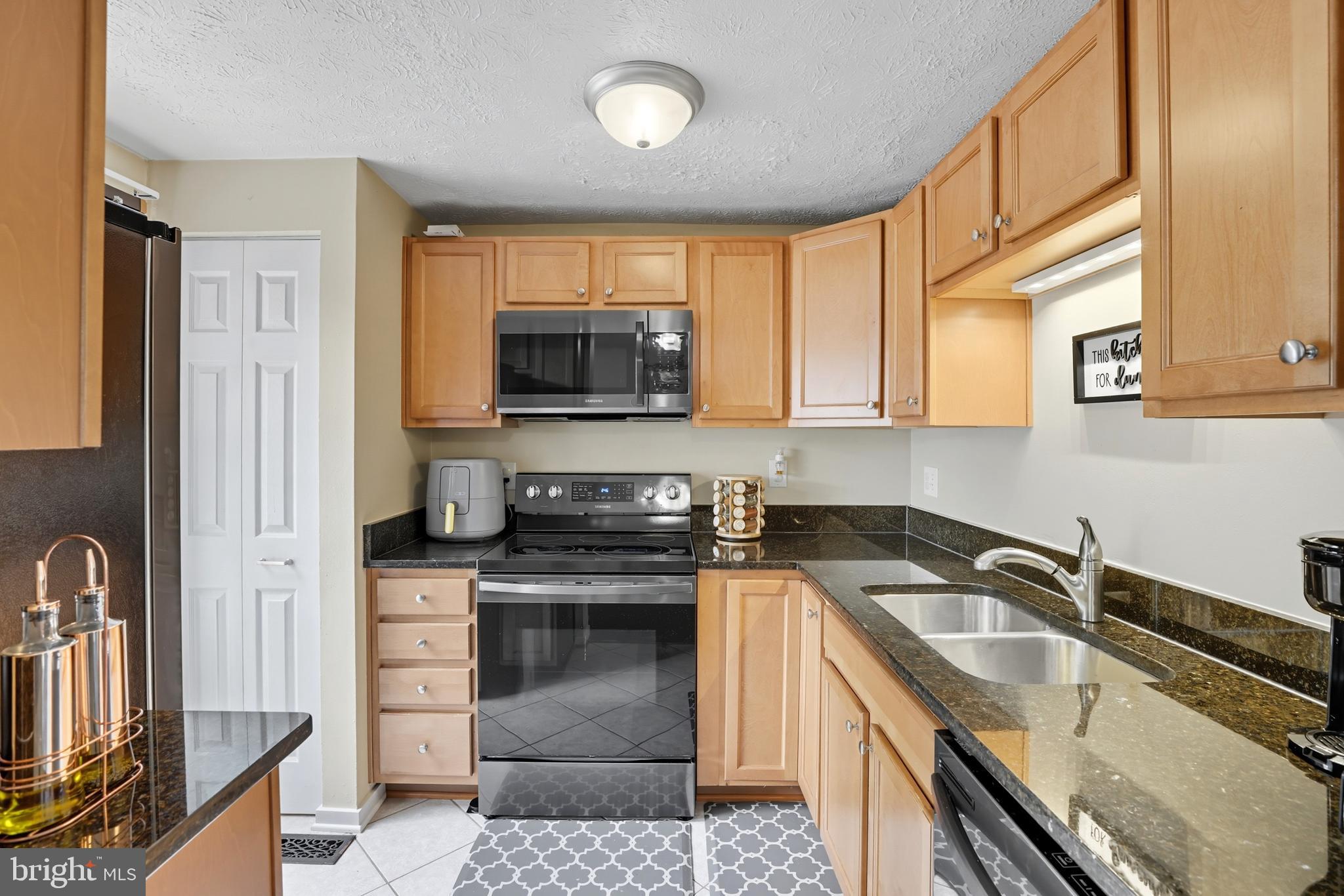 WILLOWCREST - Residential