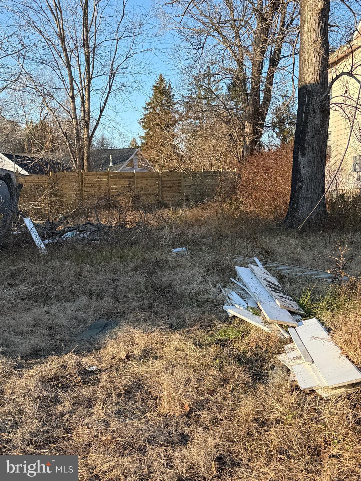 2102 RAILROAD AVENUE