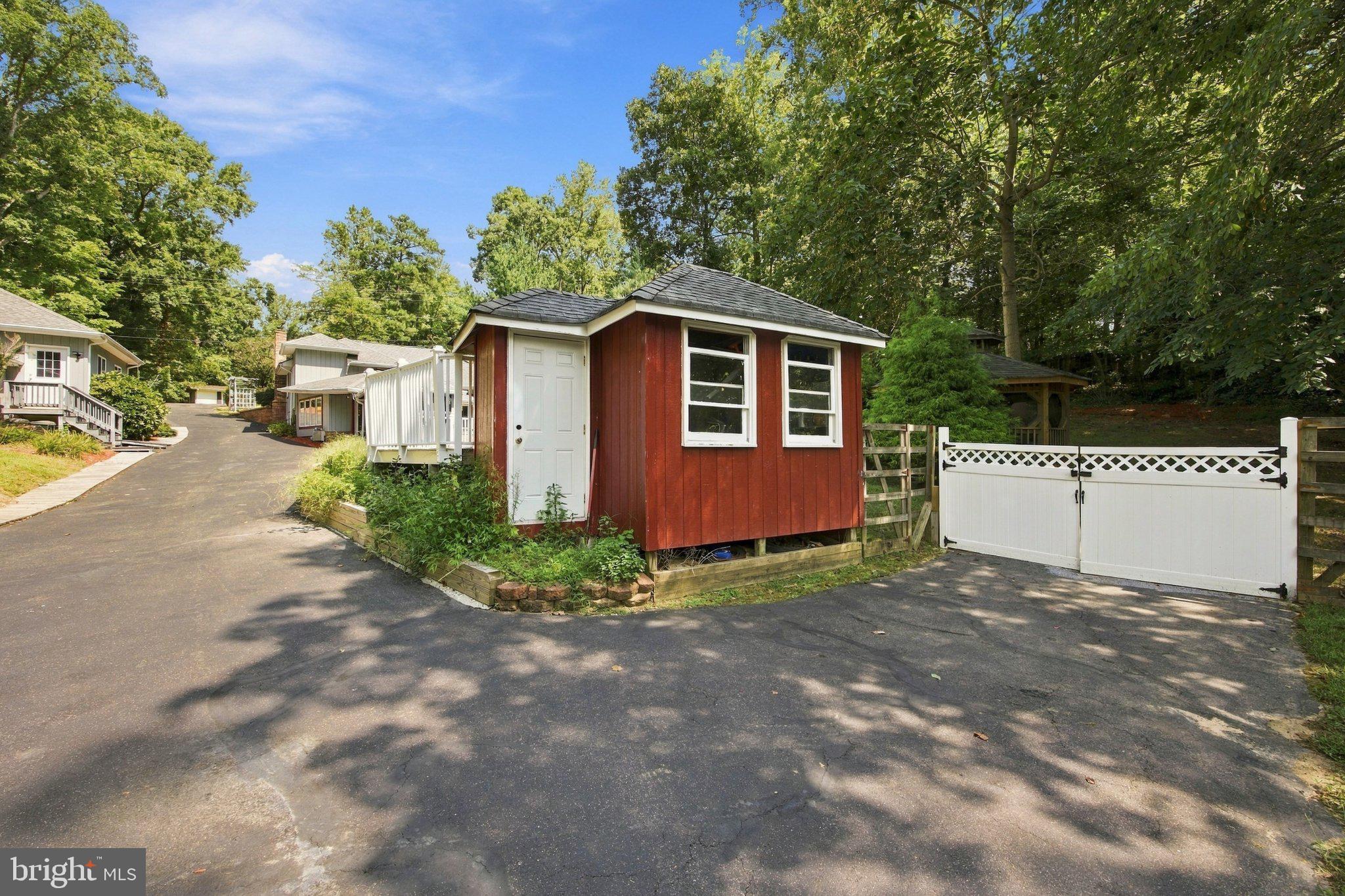 12379 ALGONQUIN TRL TRAIL