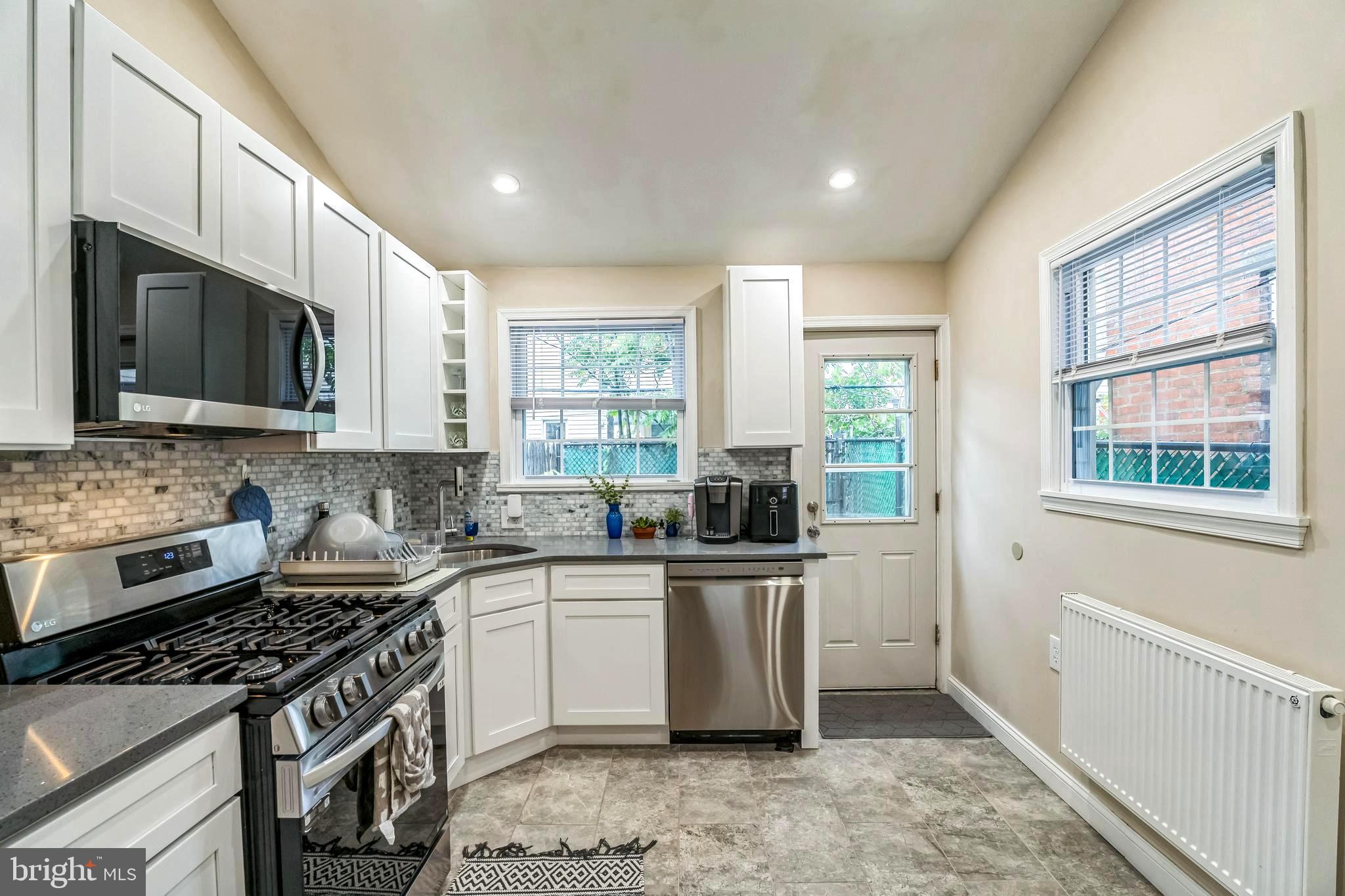 PORT RICHMOND - Residential