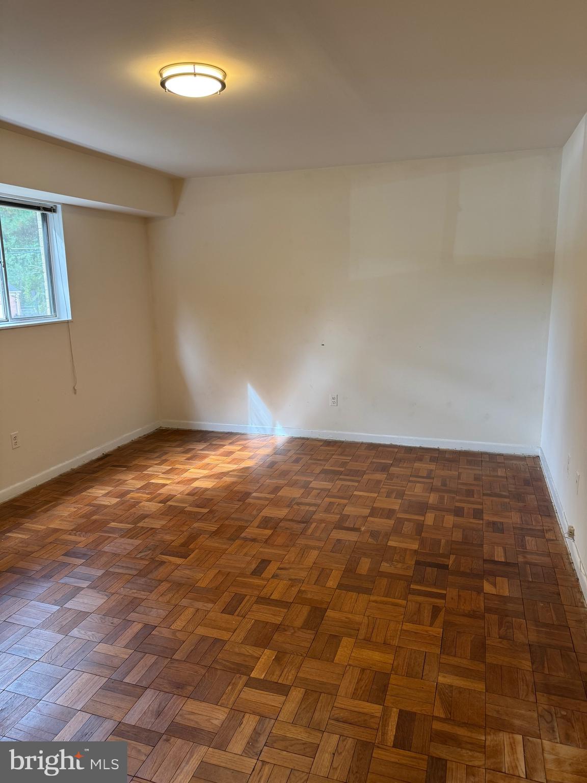 PARKSIDE CONDOMINIUMS - Residential Lease