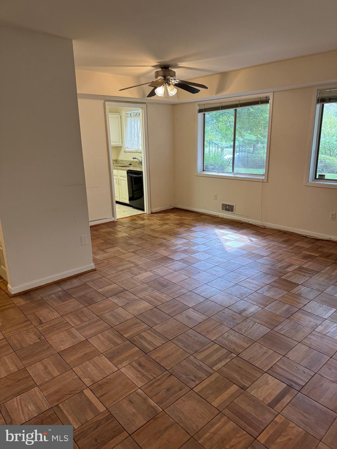 PARKSIDE CONDOMINIUMS - Residential Lease