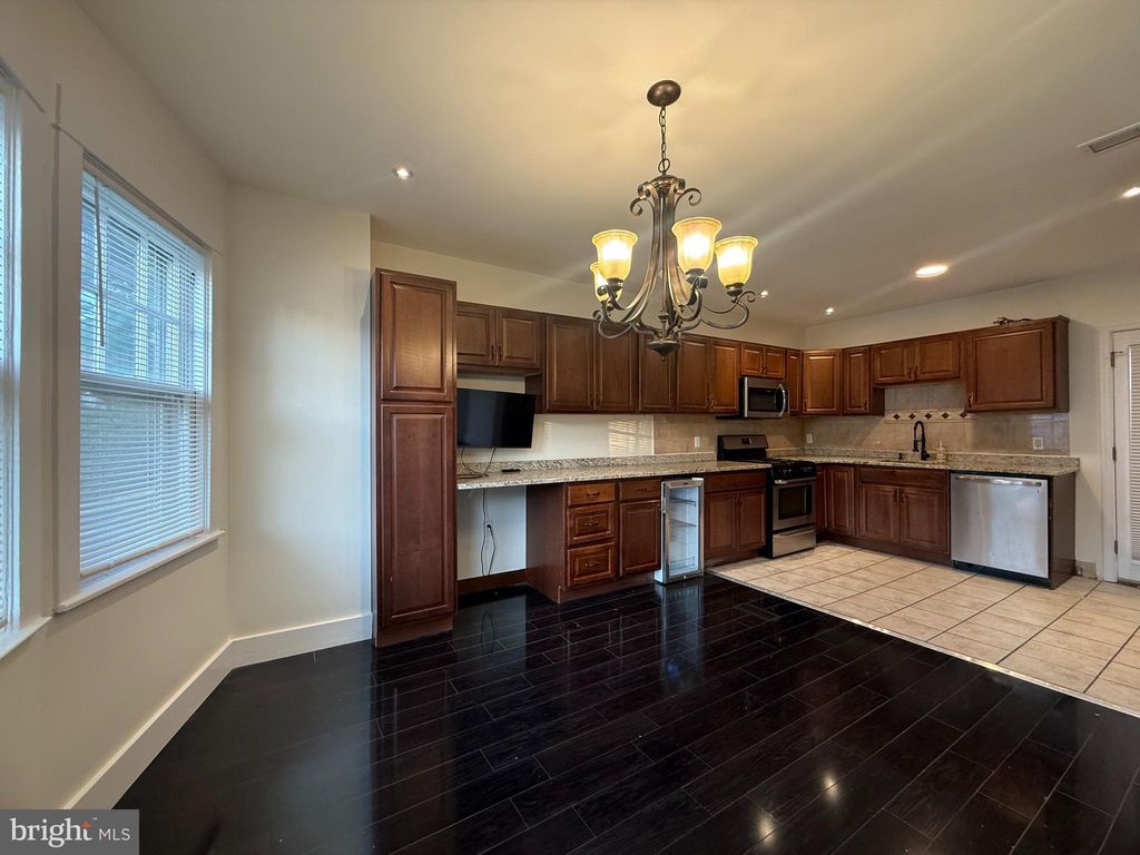 Photo of 101 S Glenwood Avenue, ALDAN, PA 19018 (MLS # PADE2104546)