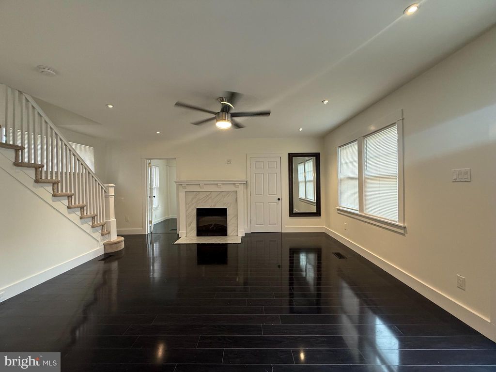 Photo of 101 S Glenwood Avenue, ALDAN, PA 19018 (MLS # PADE2104546)