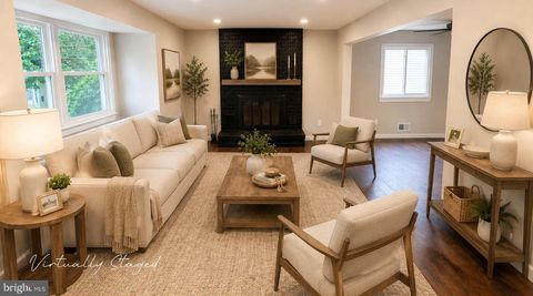 Townhouse For Sale - 27 Davids Court<br/> Middlesex County, DAYTON, NJ 08810