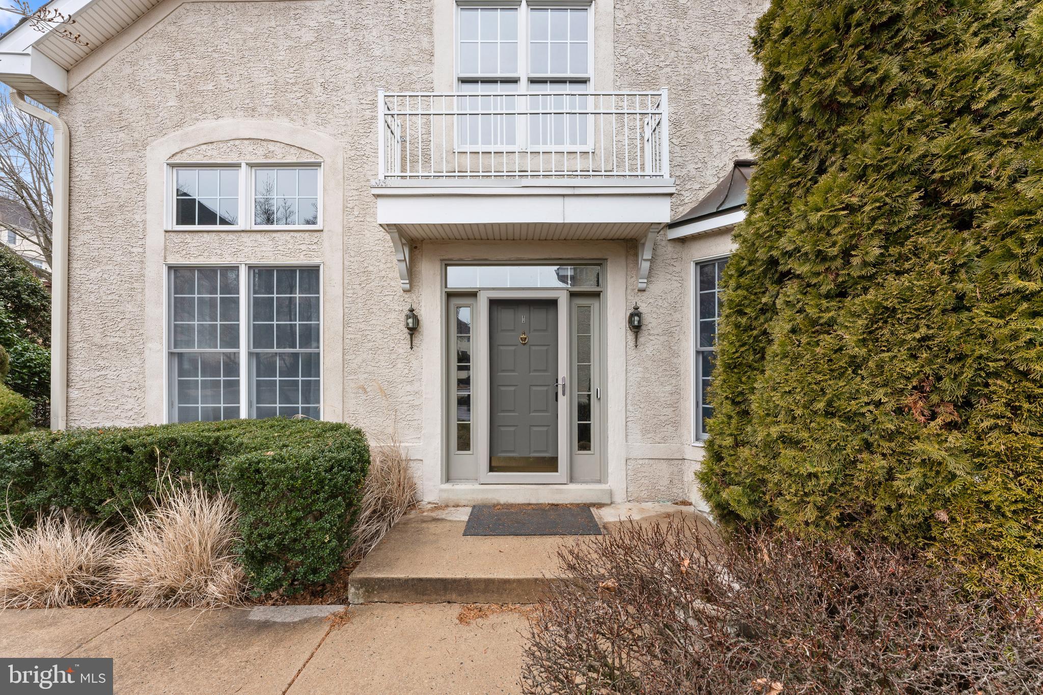 1102 RIVERVIEW LANE