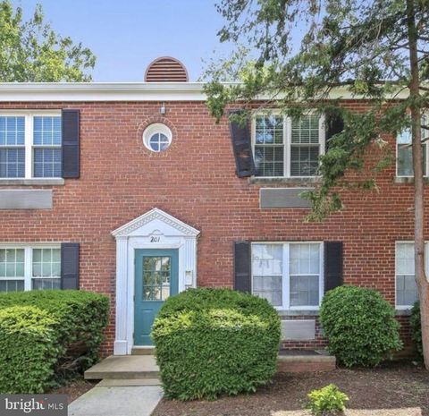 201 E GLEBE ROAD D ALEXANDRIA VA 22305