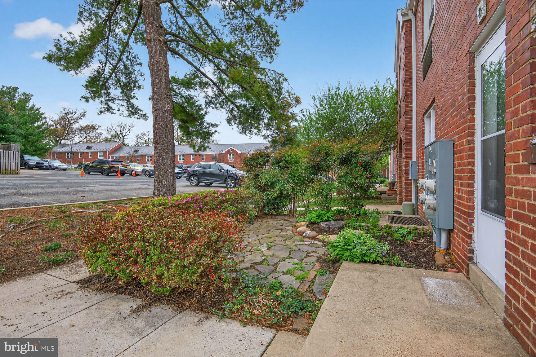 AUBURN VILLAGE - Residential