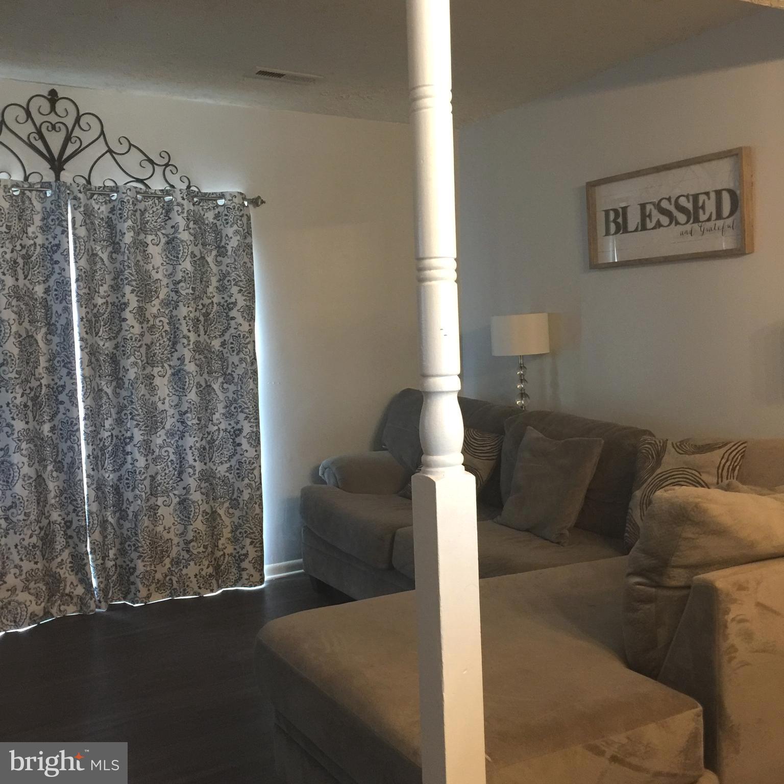 WILLIAMSTOWN - Residential