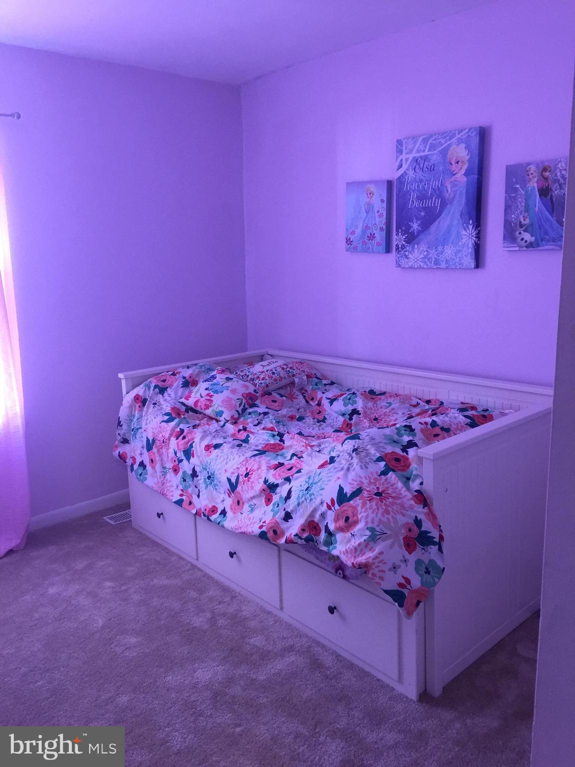 WILLIAMSTOWN - Residential