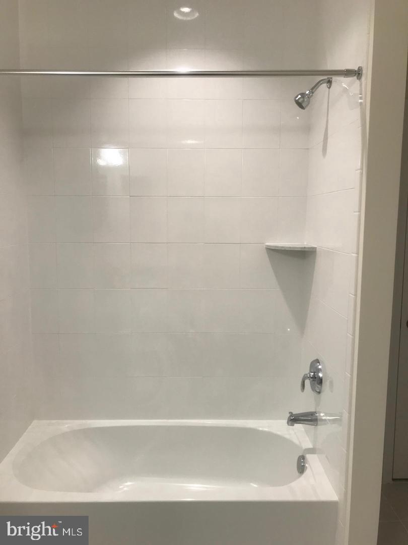 GLASCOCK FIELD AT STONE RIDGE - Residential Lease