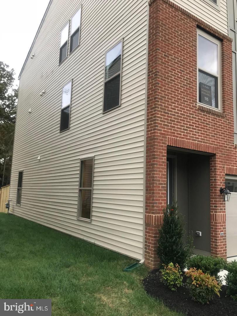 GLASCOCK FIELD AT STONE RIDGE - Residential Lease