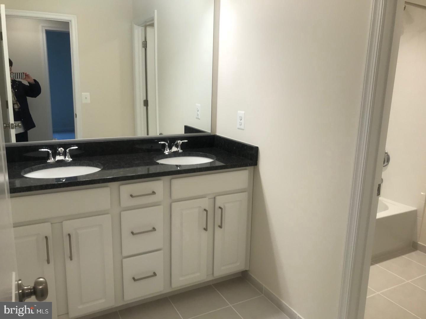 GLASCOCK FIELD AT STONE RIDGE - Residential Lease