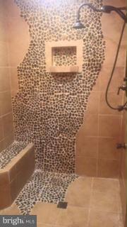 BERRY HILL MANOR - Residential Lease