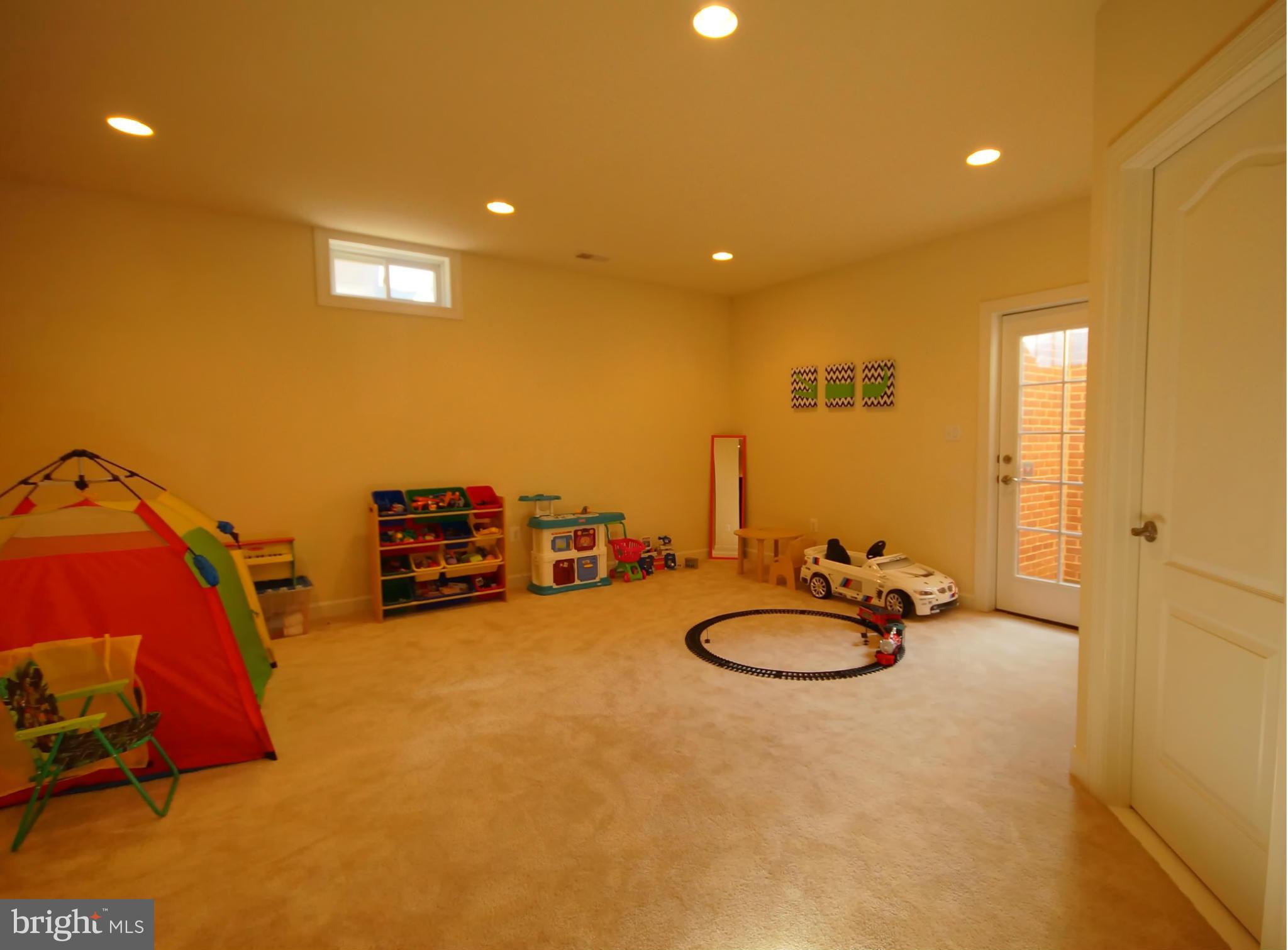 MAYMONT ESTATES - Residential