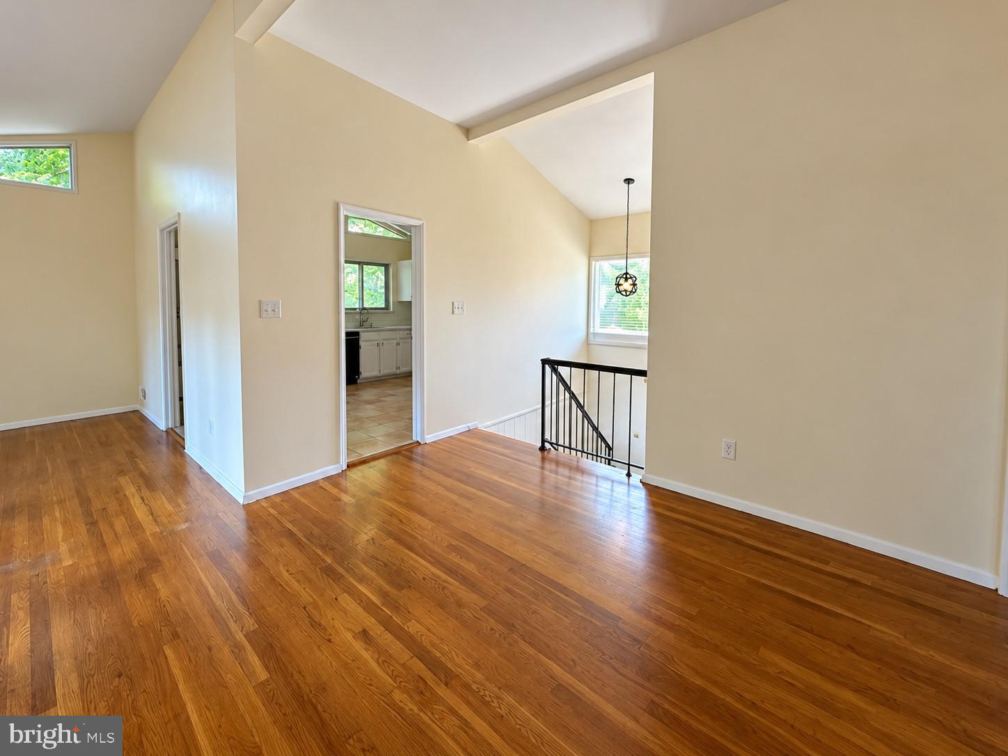 7818 GLENISTER DRIVE