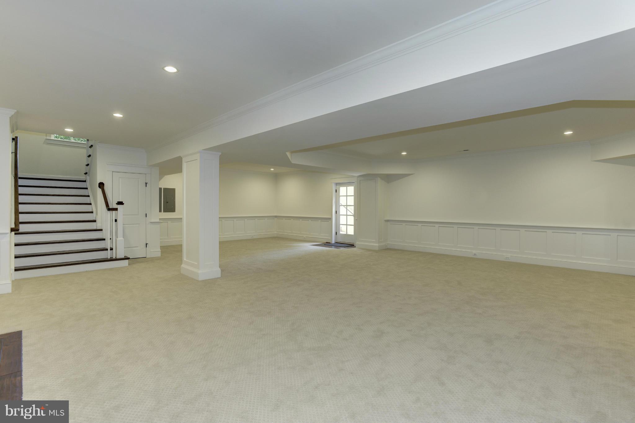 WESTBRIAR COUNTRY CLUB MANOR - Residential