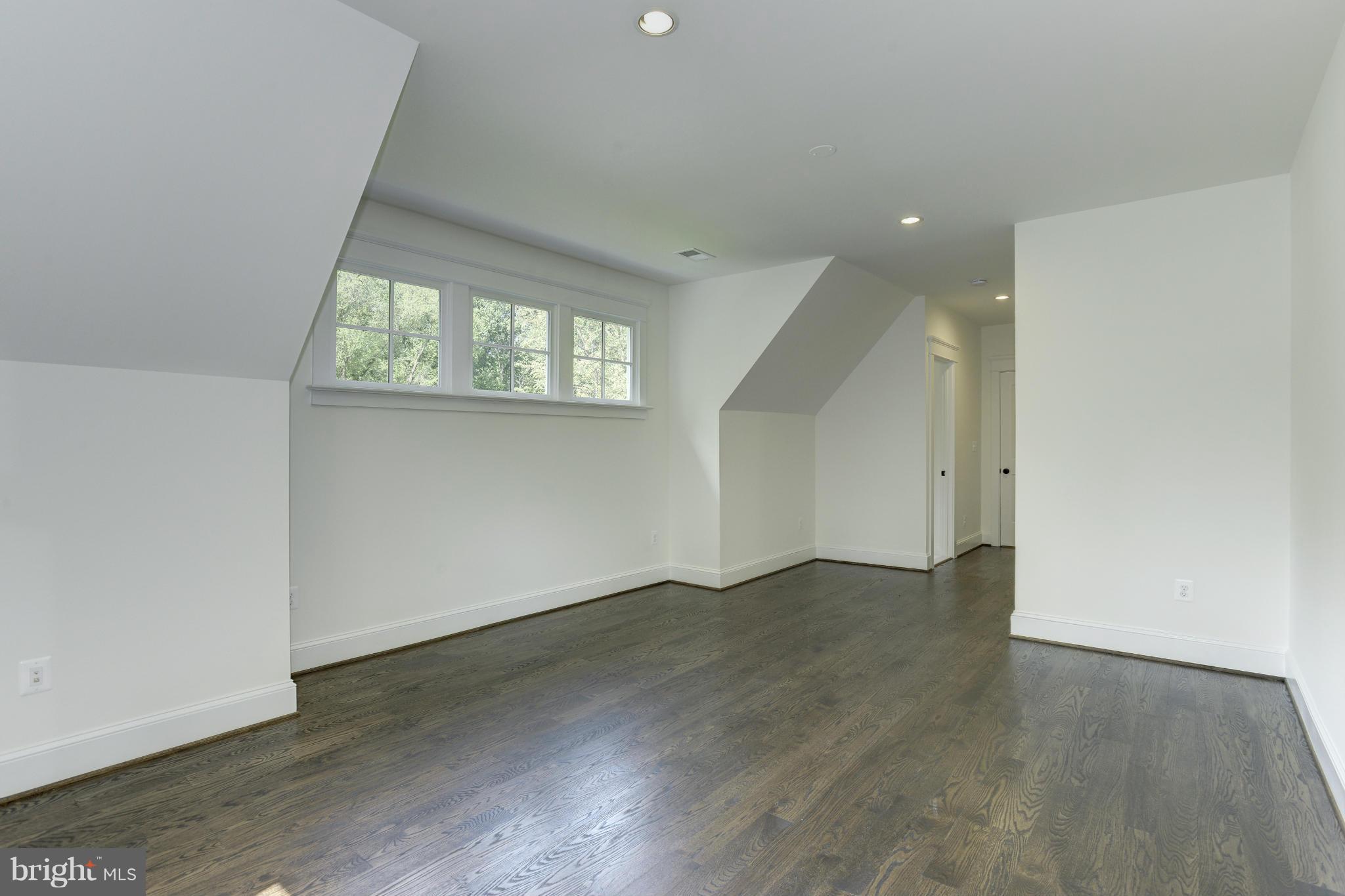 WESTBRIAR COUNTRY CLUB MANOR - Residential