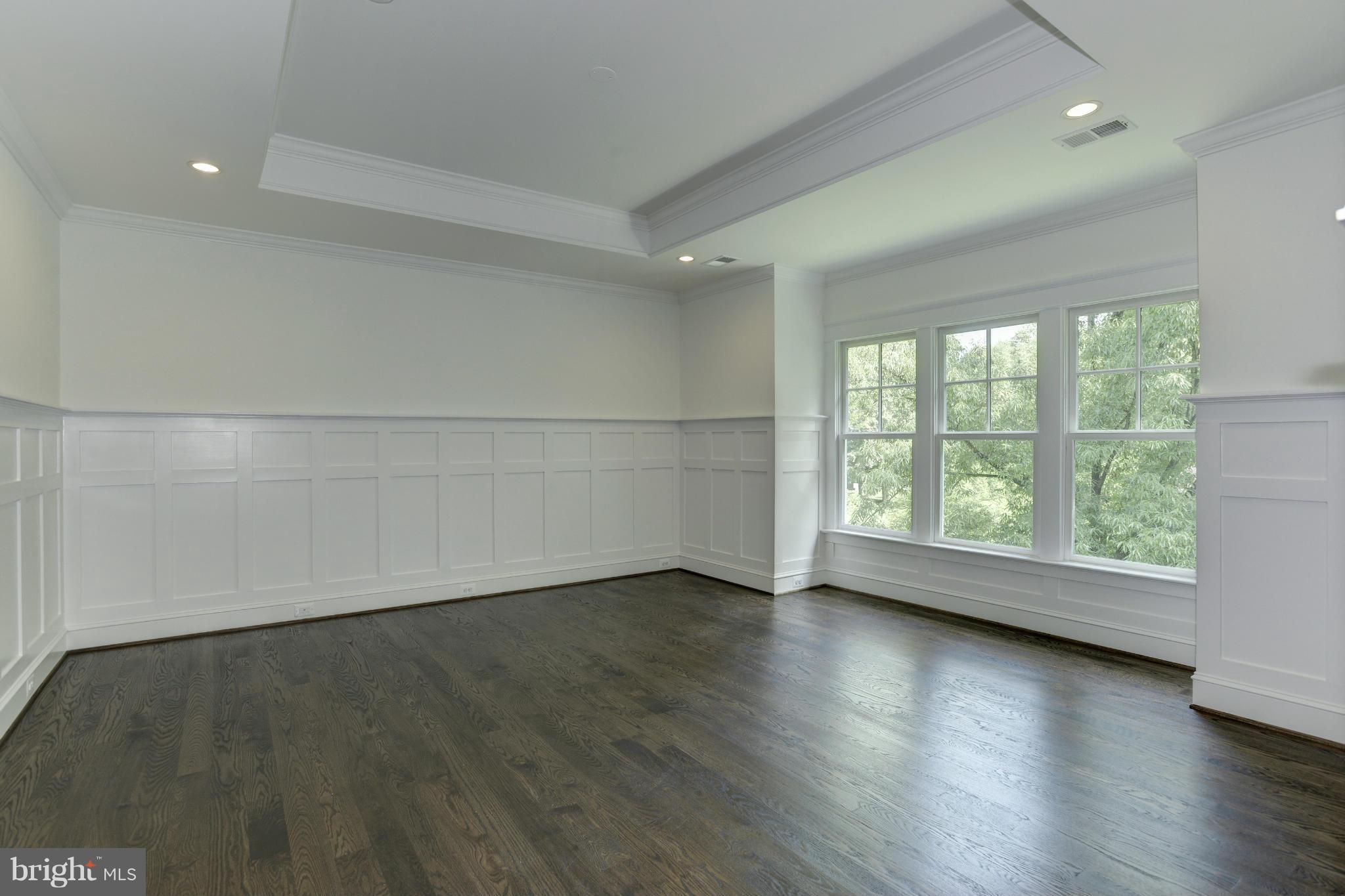 WESTBRIAR COUNTRY CLUB MANOR - Residential