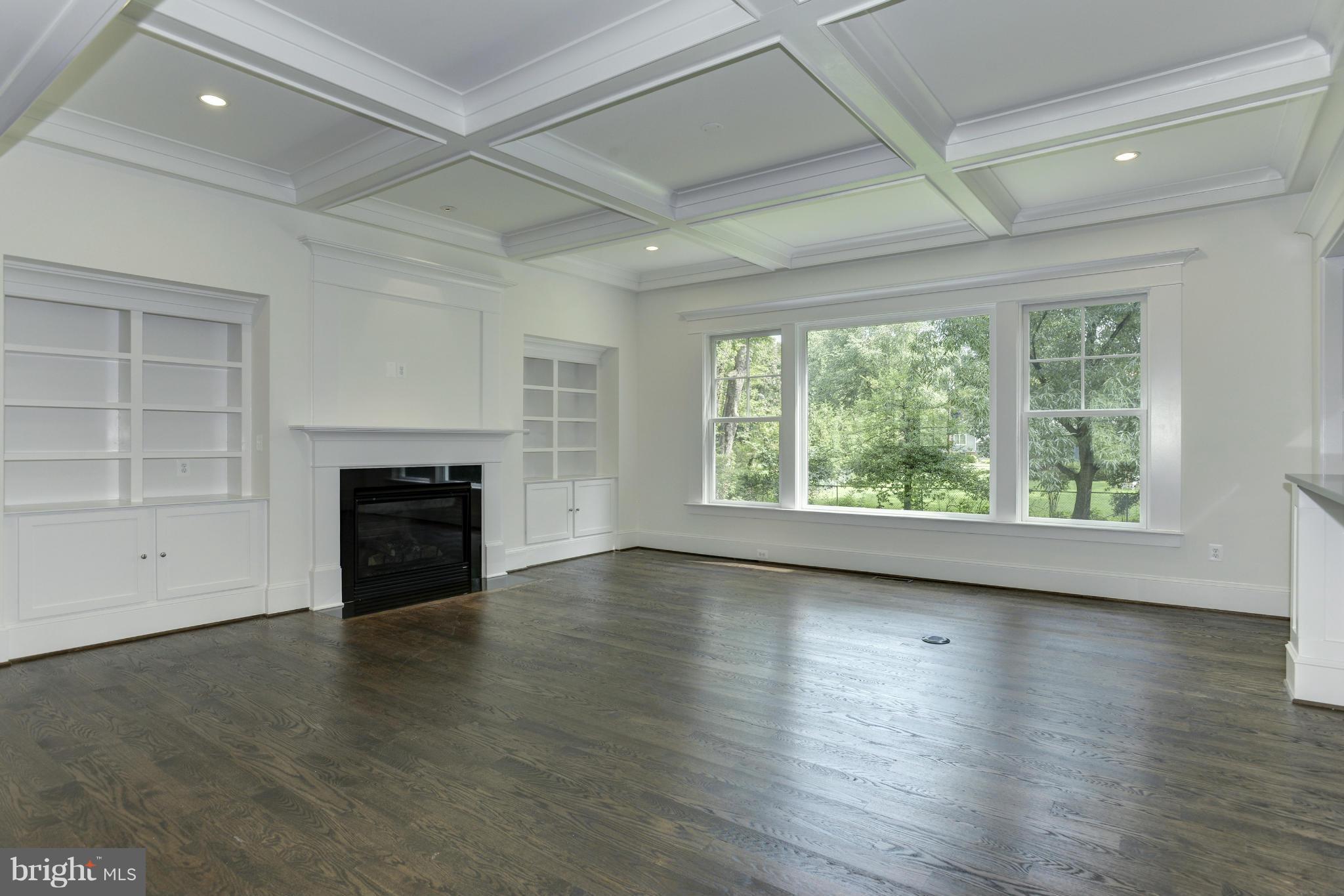 WESTBRIAR COUNTRY CLUB MANOR - Residential