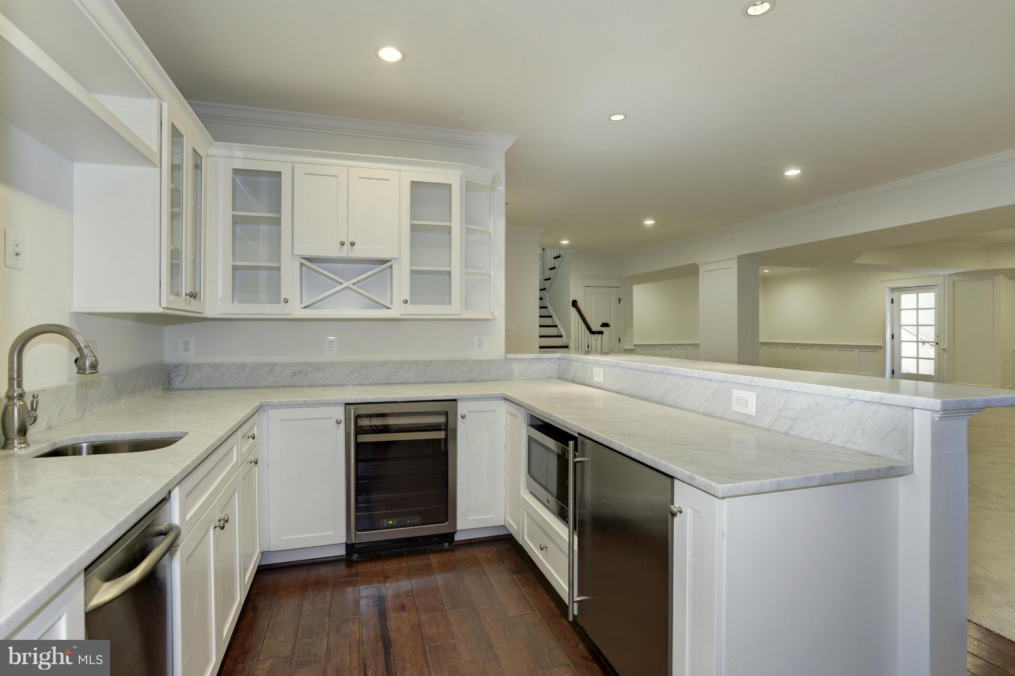 WESTBRIAR COUNTRY CLUB MANOR - Residential