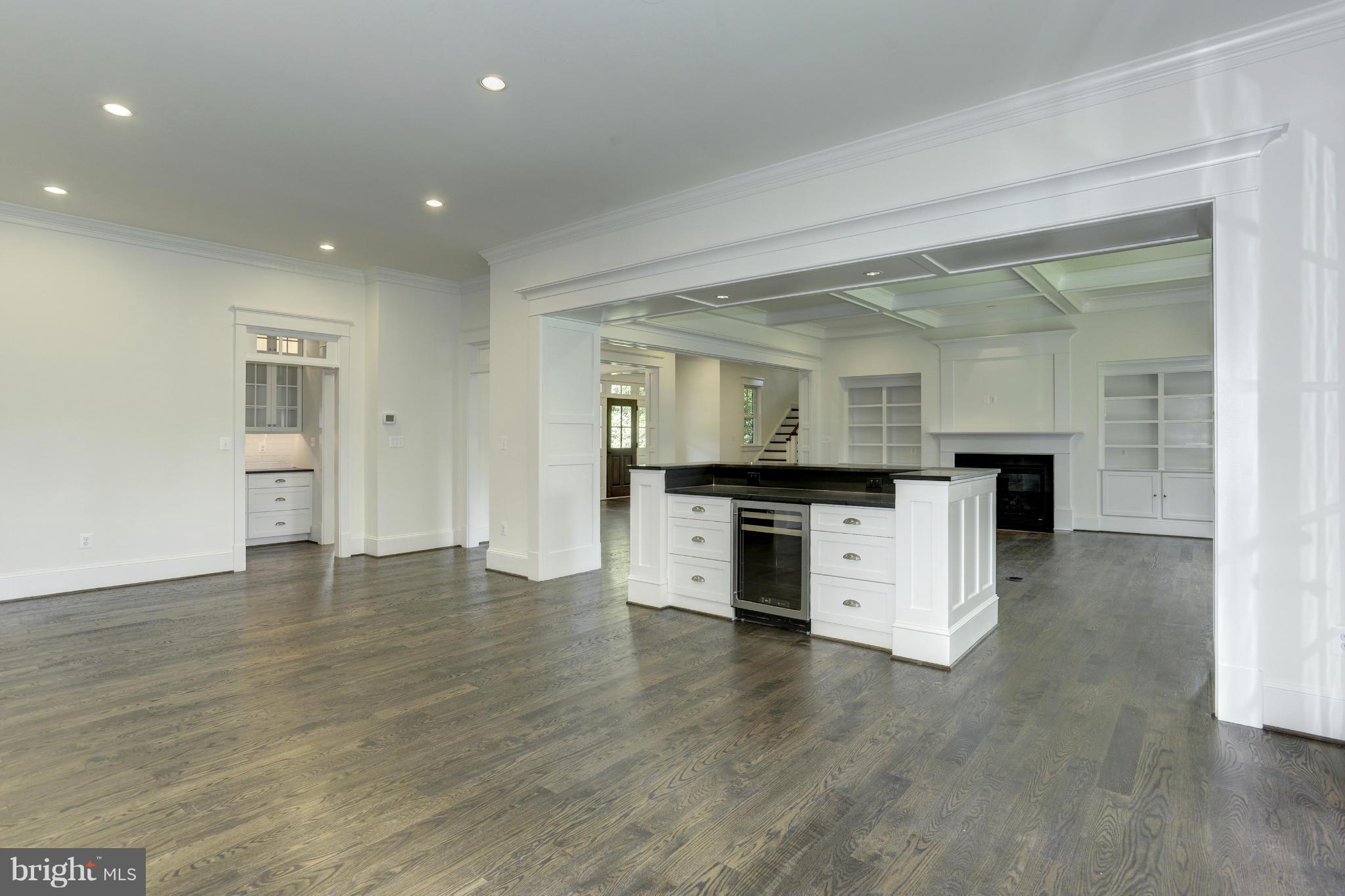 WESTBRIAR COUNTRY CLUB MANOR - Residential