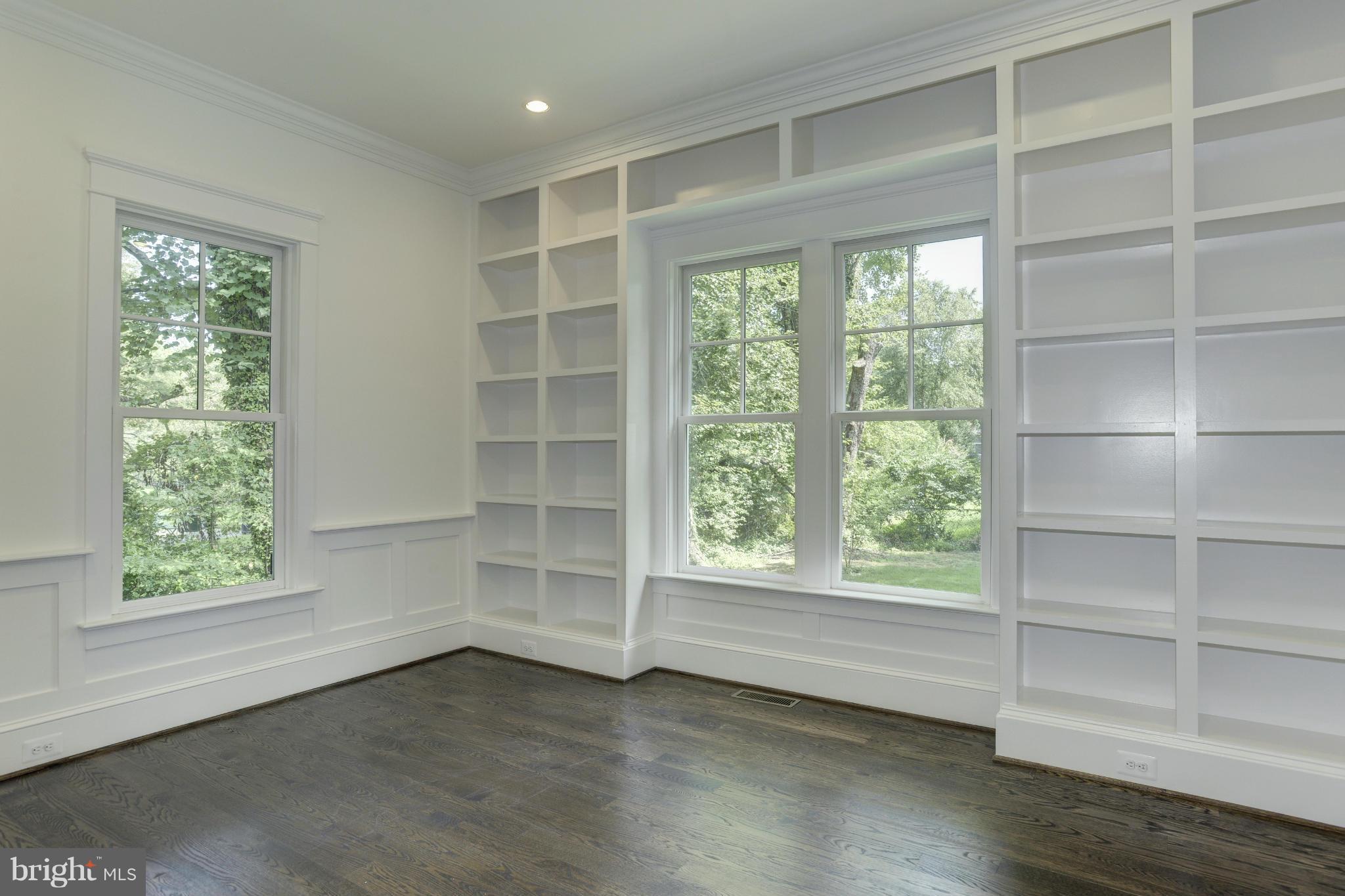 WESTBRIAR COUNTRY CLUB MANOR - Residential