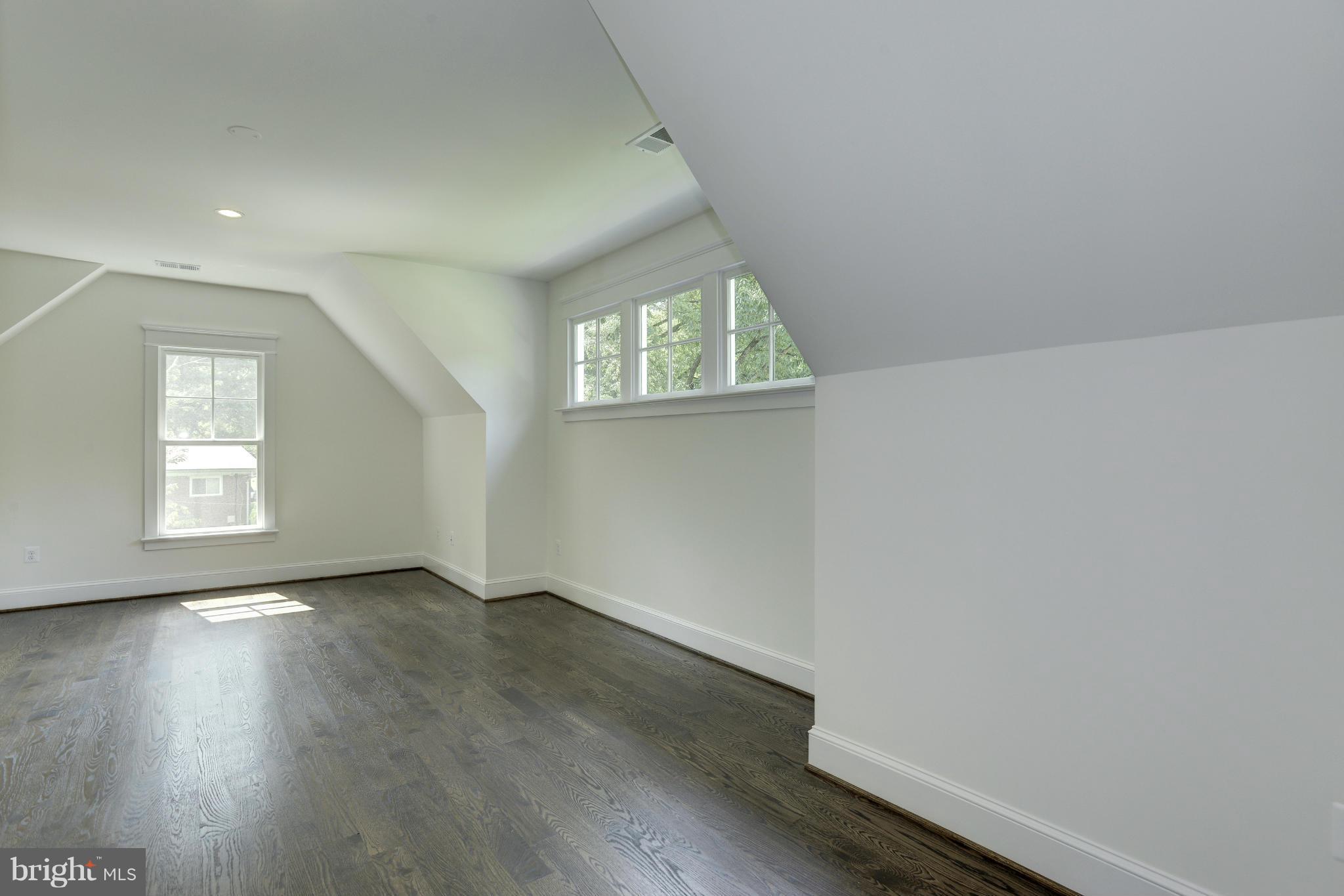 WESTBRIAR COUNTRY CLUB MANOR - Residential