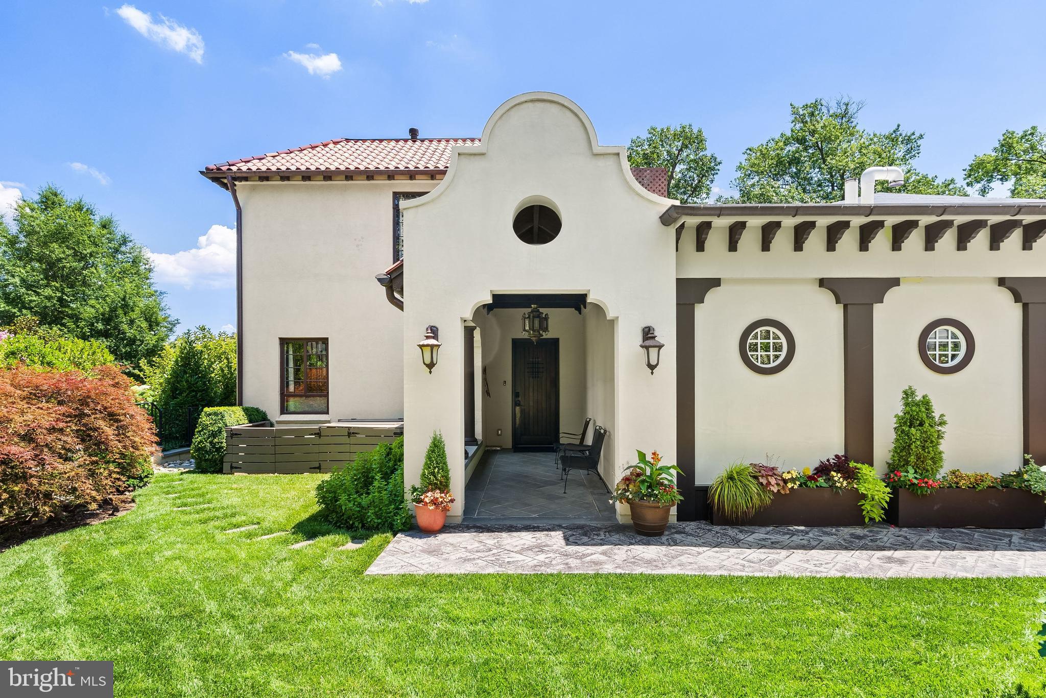 OBSERVATORY CIRCLE - Residential
