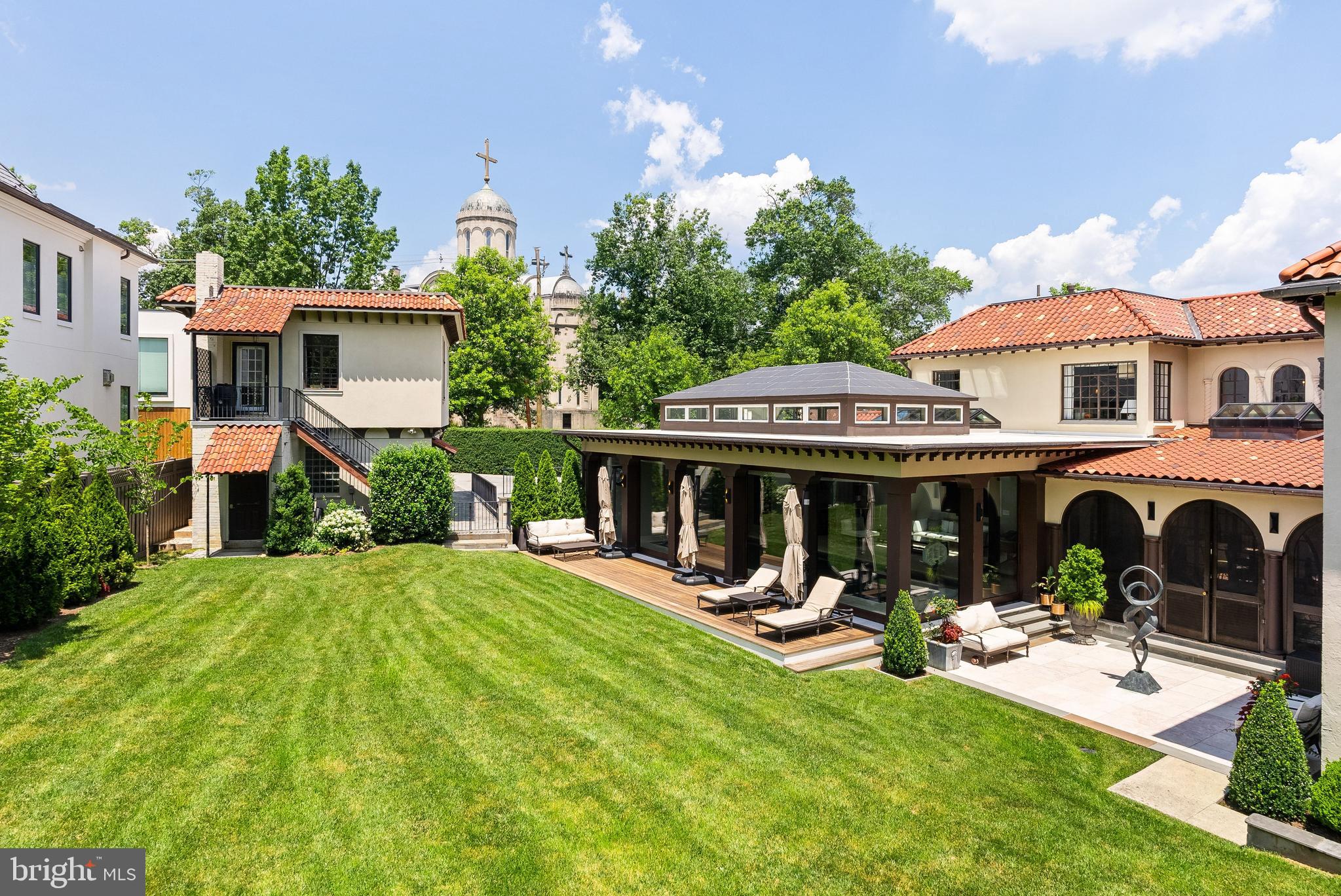 OBSERVATORY CIRCLE - Residential