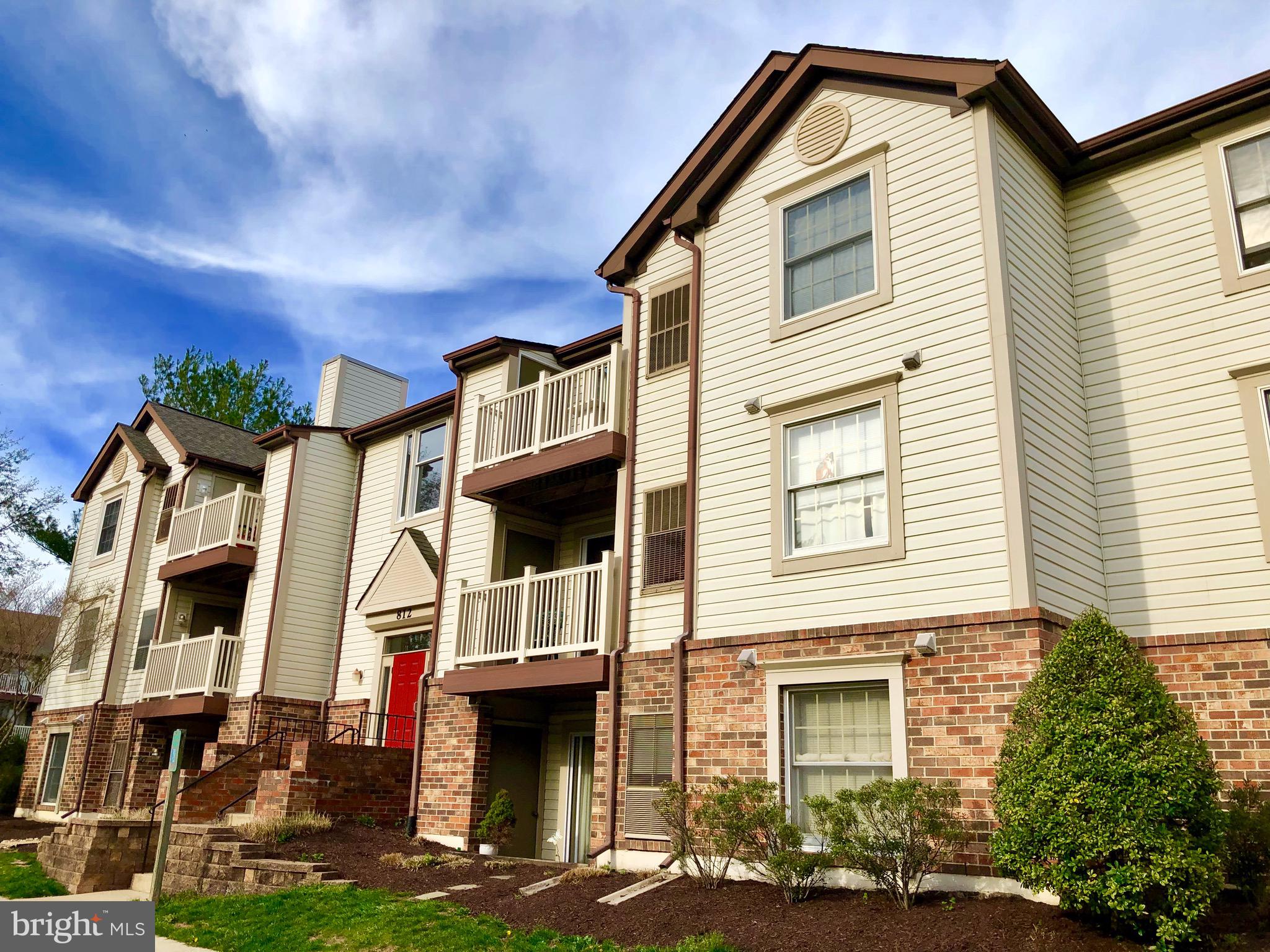 Located in the quiet neighborhood of Fredericktown. Â This penthouse condo has 2 bedrooms and 2 full baths. Â Newer carpet and paint. Â Spacious living room walks out to nice balcony with extra storage room. Â Separate dining area. Â Newer windows. Â Tot lots, picnic area and next to the park. Â Great commuter location, minutes to downtown and major shoppings. Â Minutes to Highway I-15/I-70/I-270. Plenty of parking spaces. Water is included in the rent.