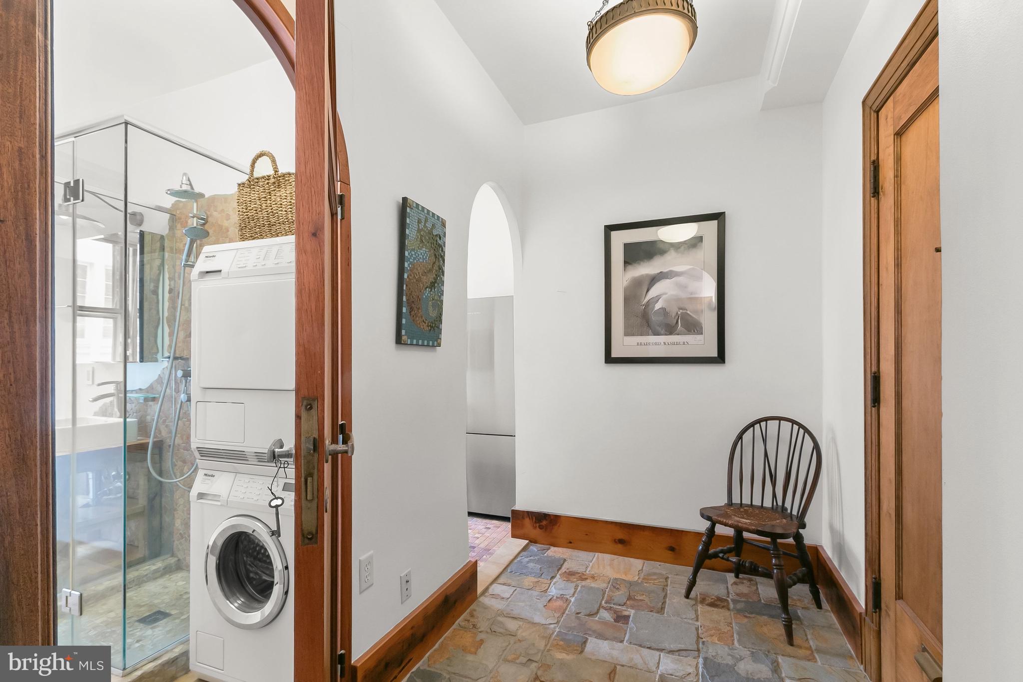 1725 17TH STREET NW 207