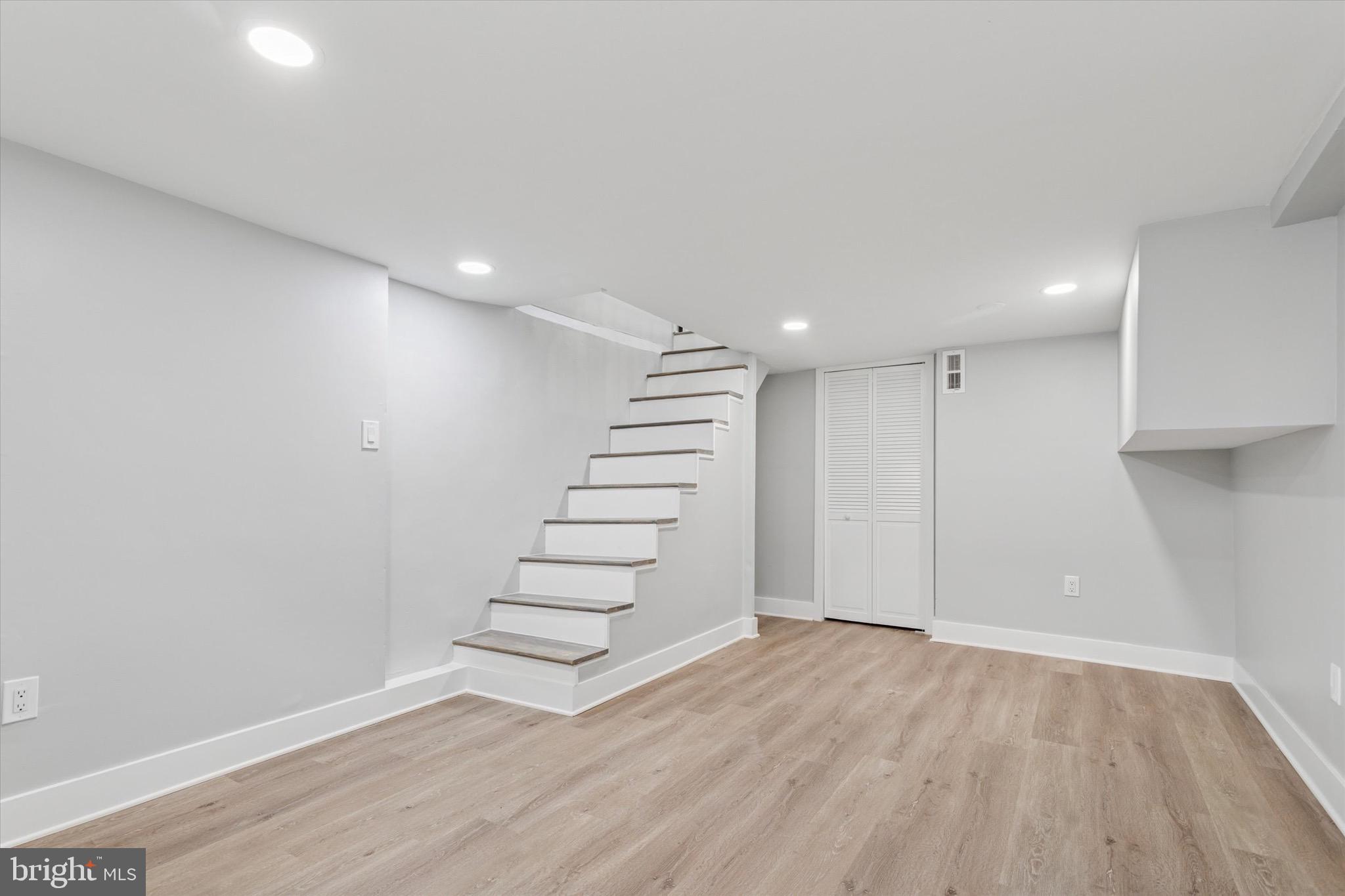 WHITMAN - Residential