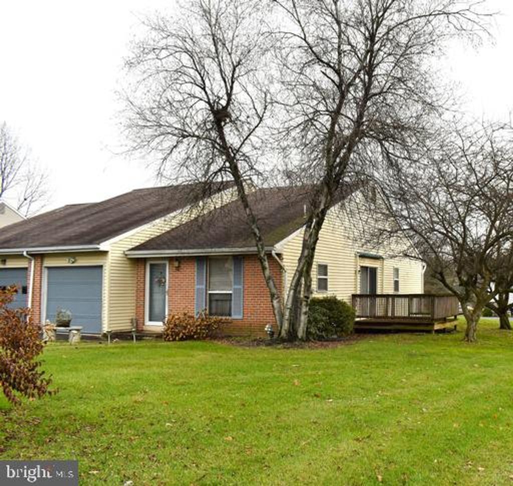 Photo of 1 LAKEVIEW PL, LITITZ, PA 17543 (MLS # PALA2029076)