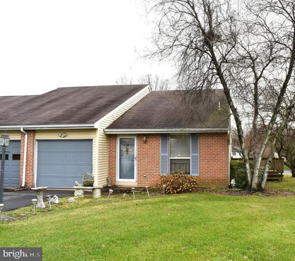 Photo of 1 LAKEVIEW PL, LITITZ, PA 17543 (MLS # PALA2029076)