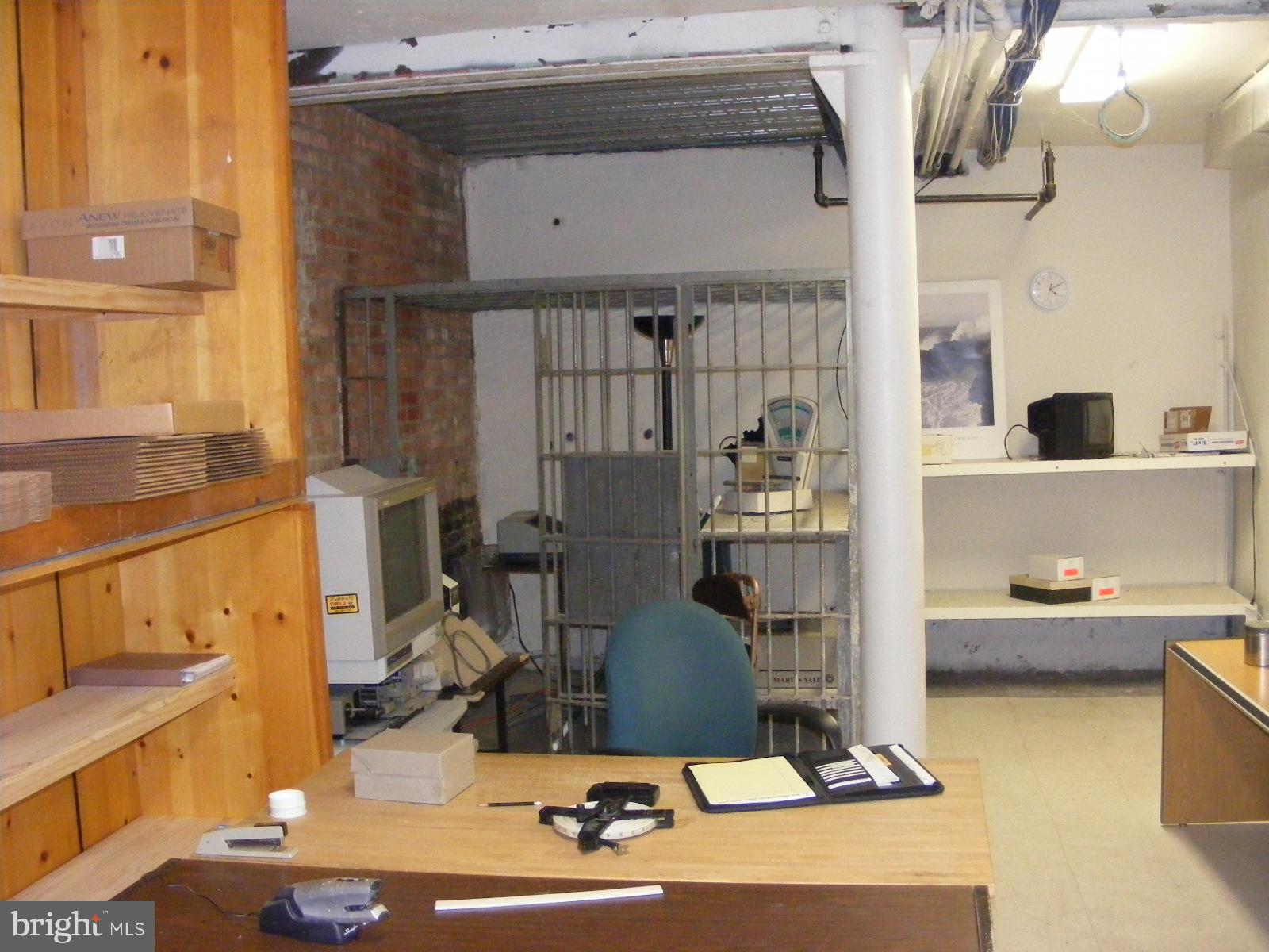 MARTINSBURG DISTRICT - Commercial Sale