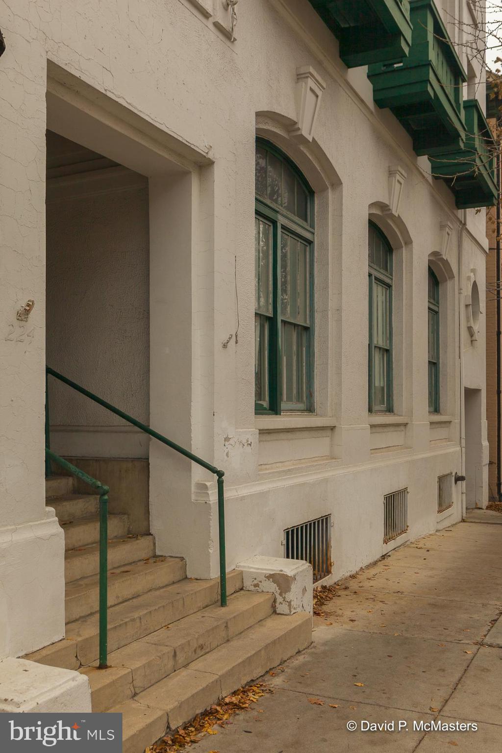 MARTINSBURG DISTRICT - Commercial Sale