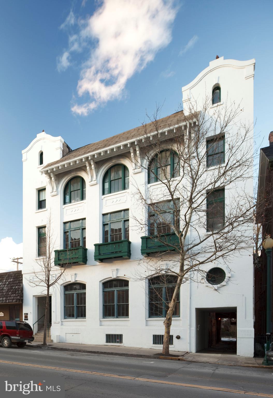 MARTINSBURG DISTRICT - Commercial Sale