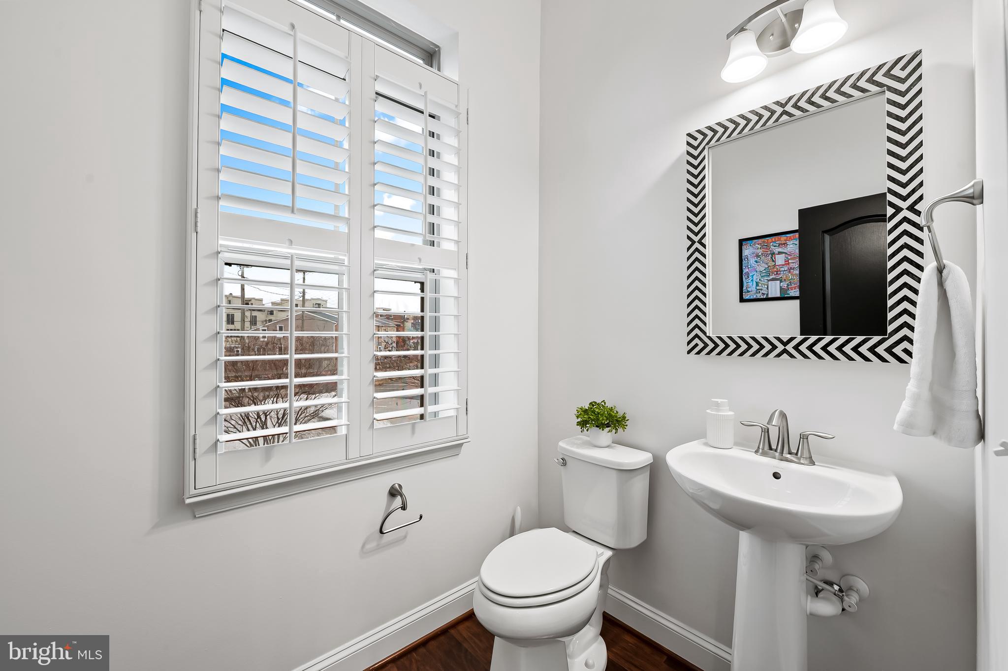 LOCUST POINT - Residential