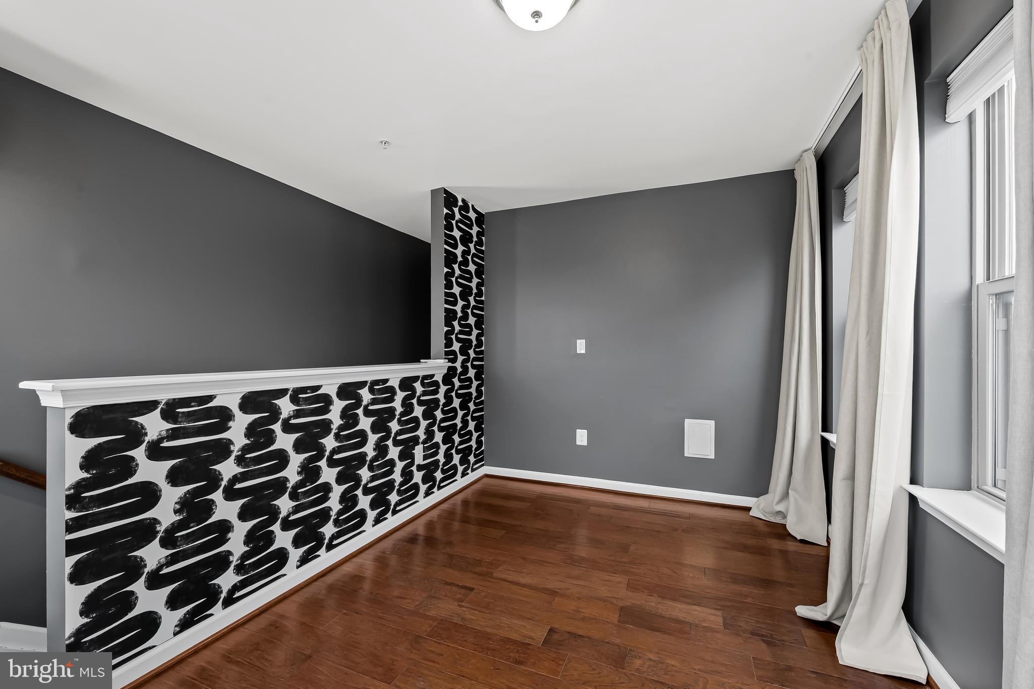 LOCUST POINT - Residential