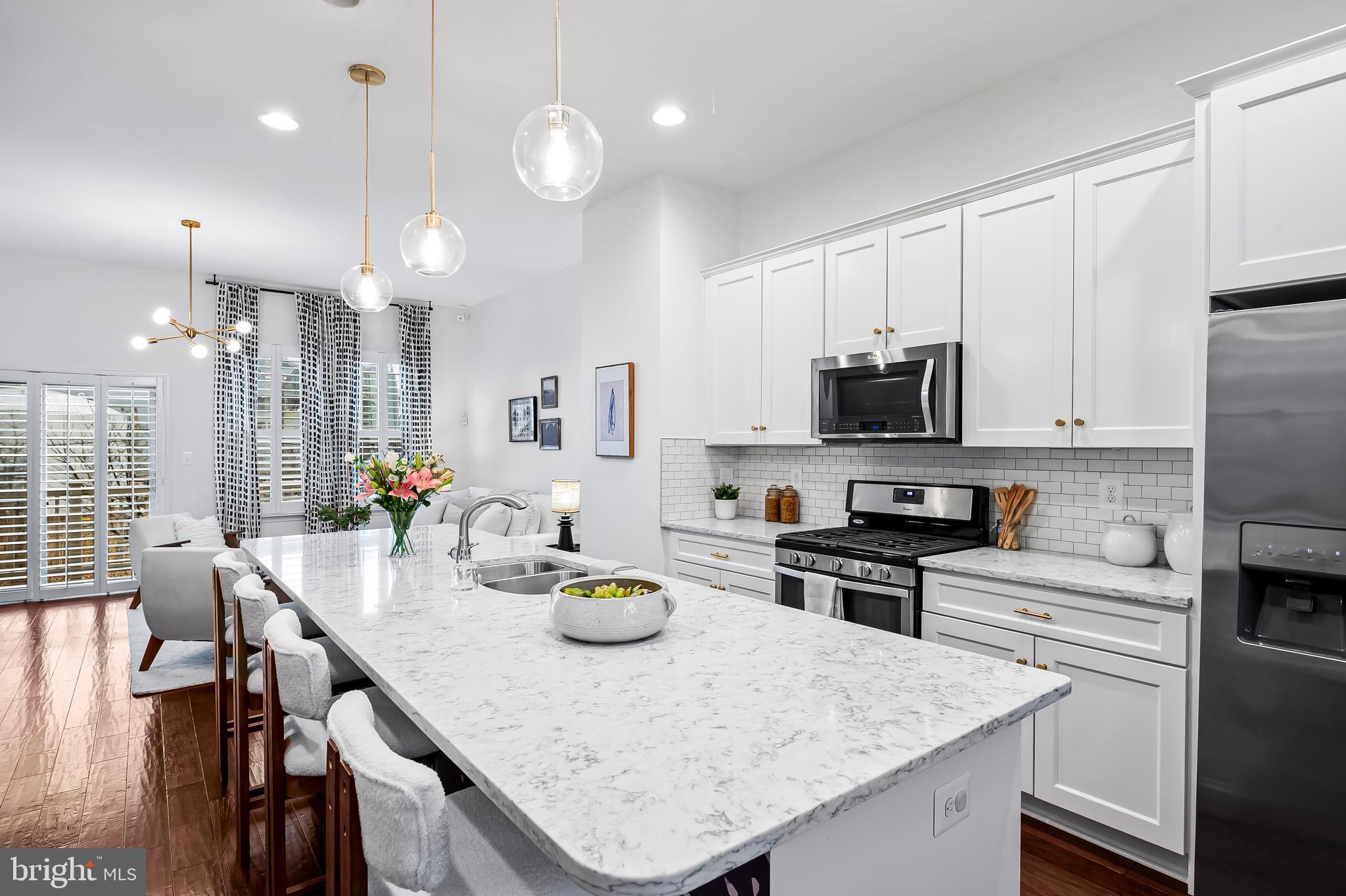 LOCUST POINT - Residential