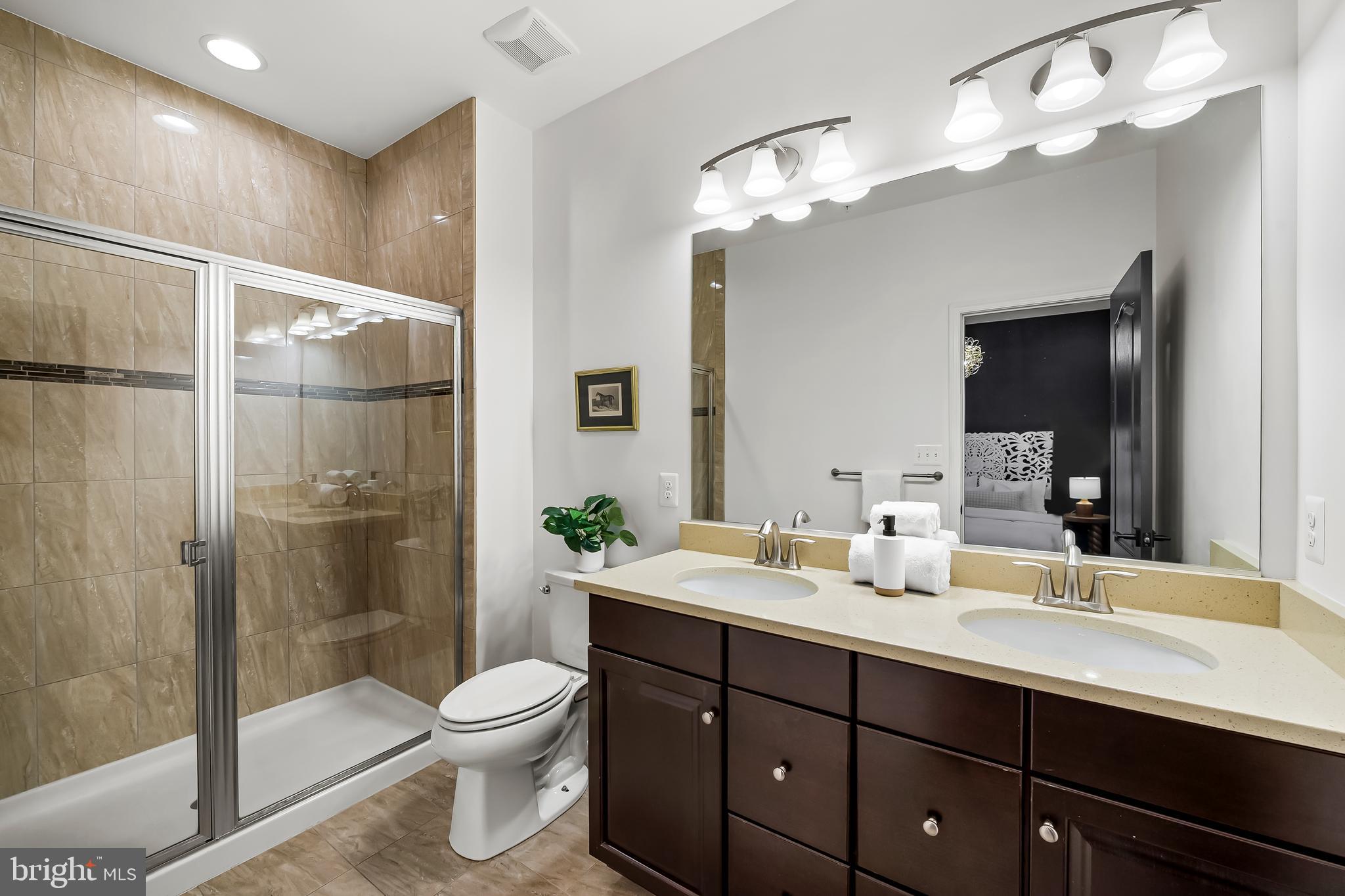 LOCUST POINT - Residential