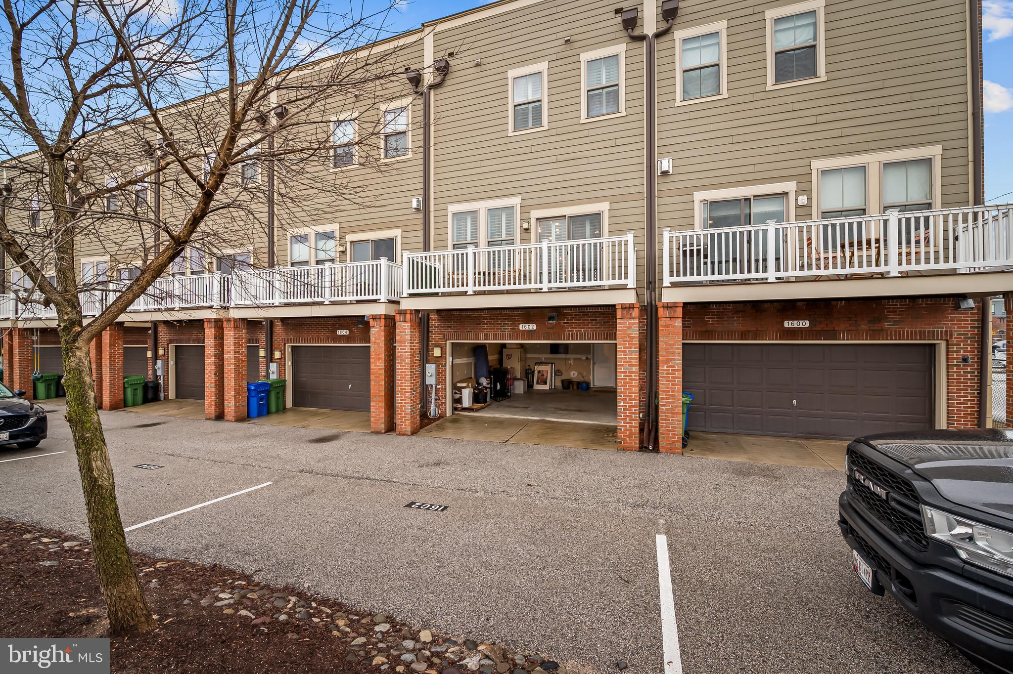 LOCUST POINT - Residential