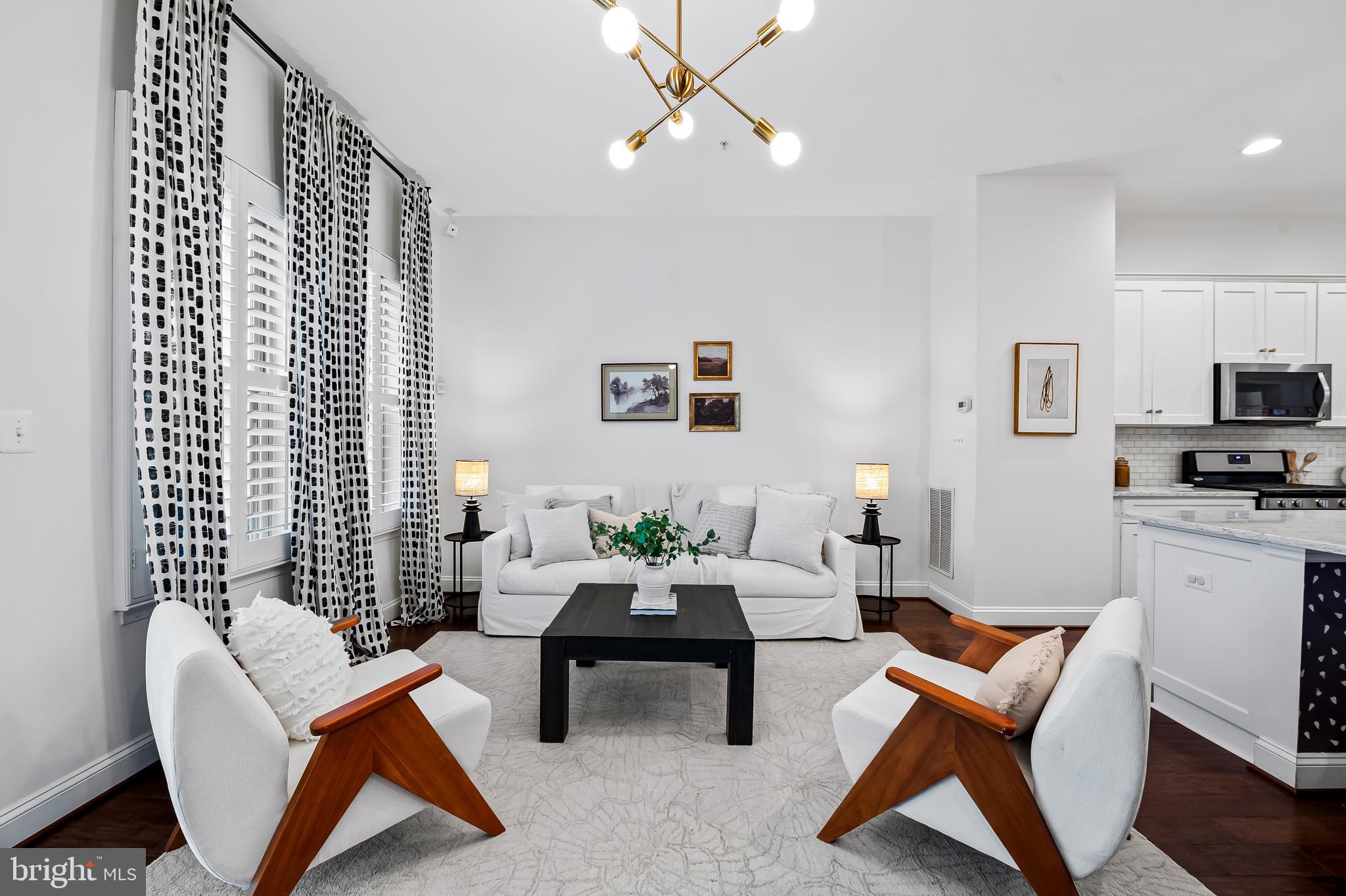 LOCUST POINT - Residential