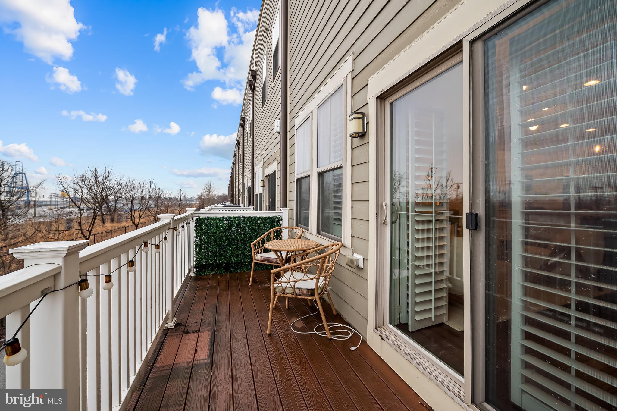 LOCUST POINT - Residential